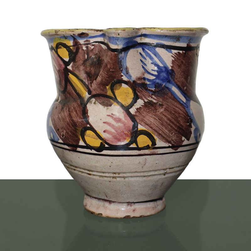 Cannata versatoio in maiolica di Caltagirone invetriata e smaltata policroma