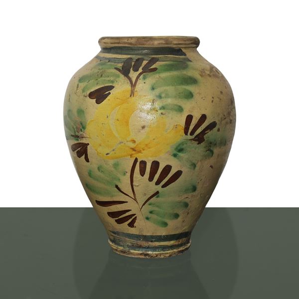 Vase in Caltagirone majolica glazed and enamelled in polychrome