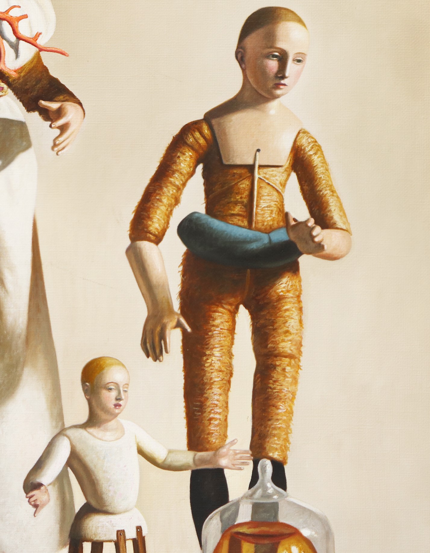 Manichini che contemplano clessidra