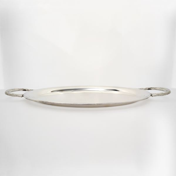 Oval tray in 800 silver with side handles with floral decoration