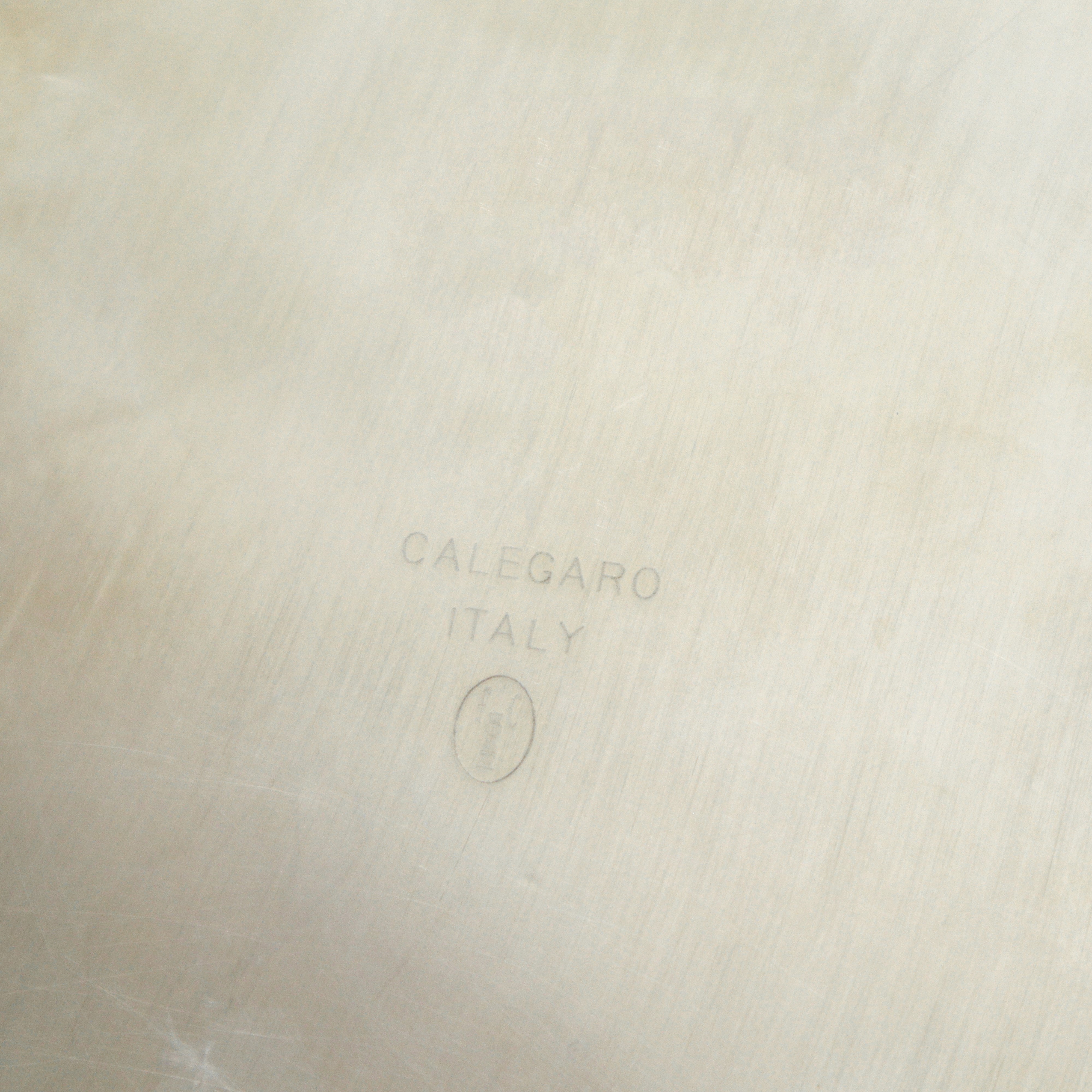 Portadolci in argento 800 rotondo con circonferenza lobata e smerlata