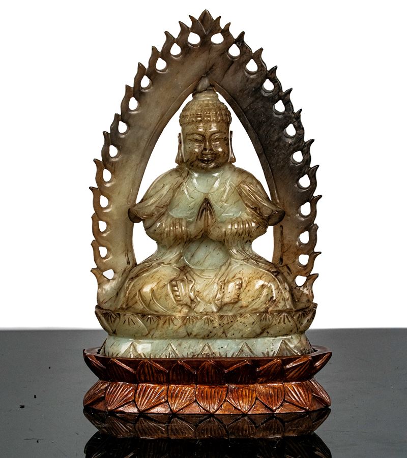 Guanyin in Giada con Base in Legno