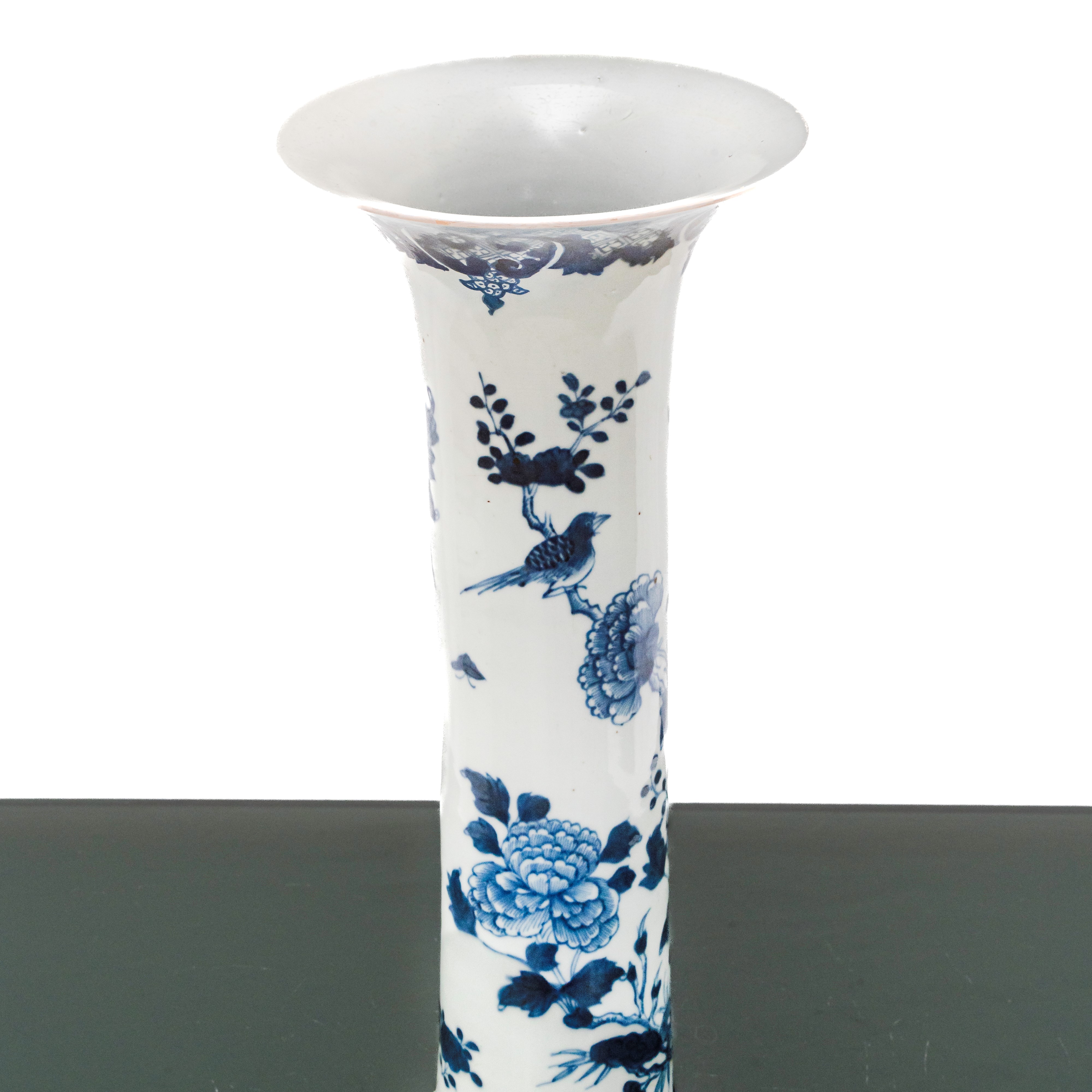 Vaso Blu e Bianco con Decori di Fiori e Uccelli