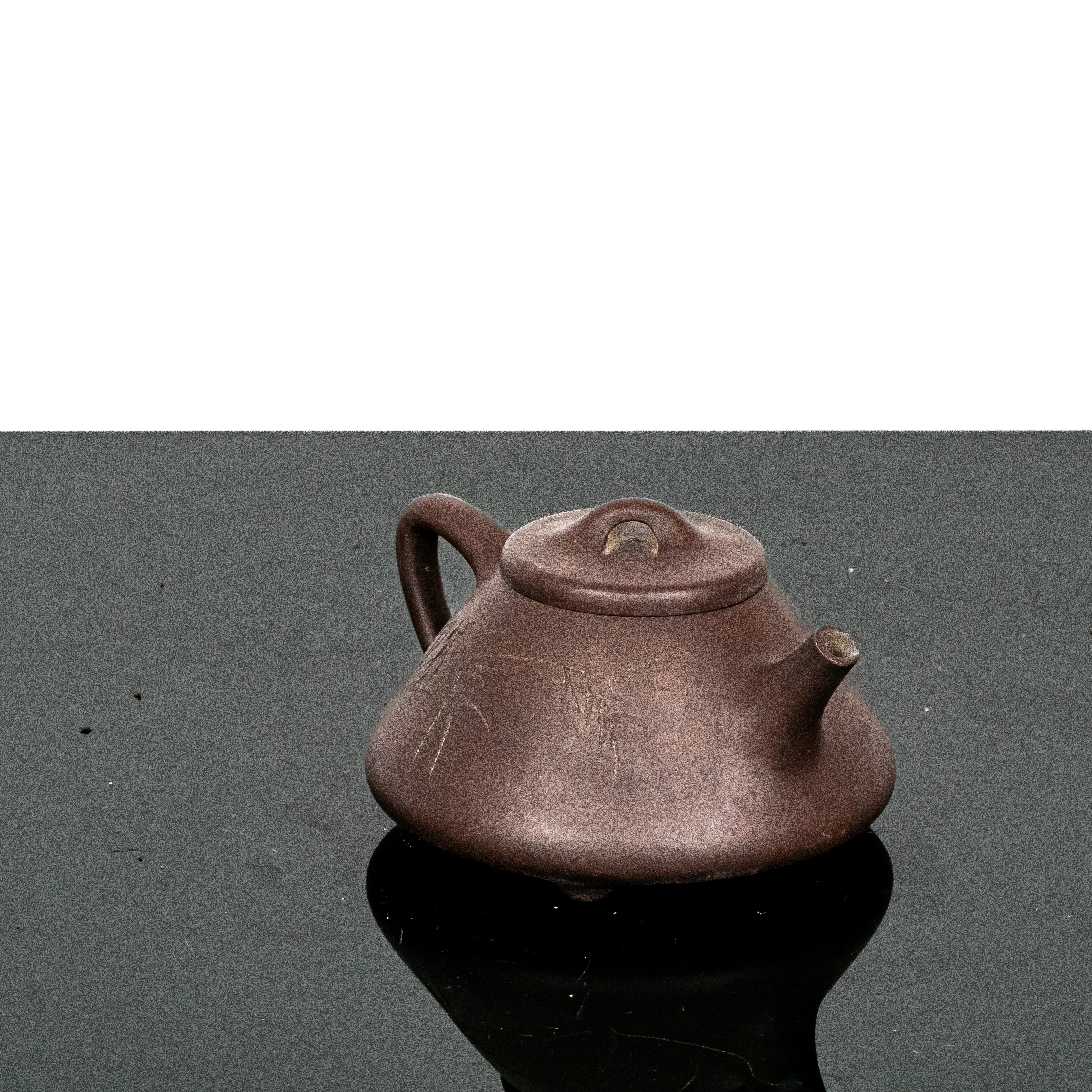 Coppia di teiere con iscrizioni