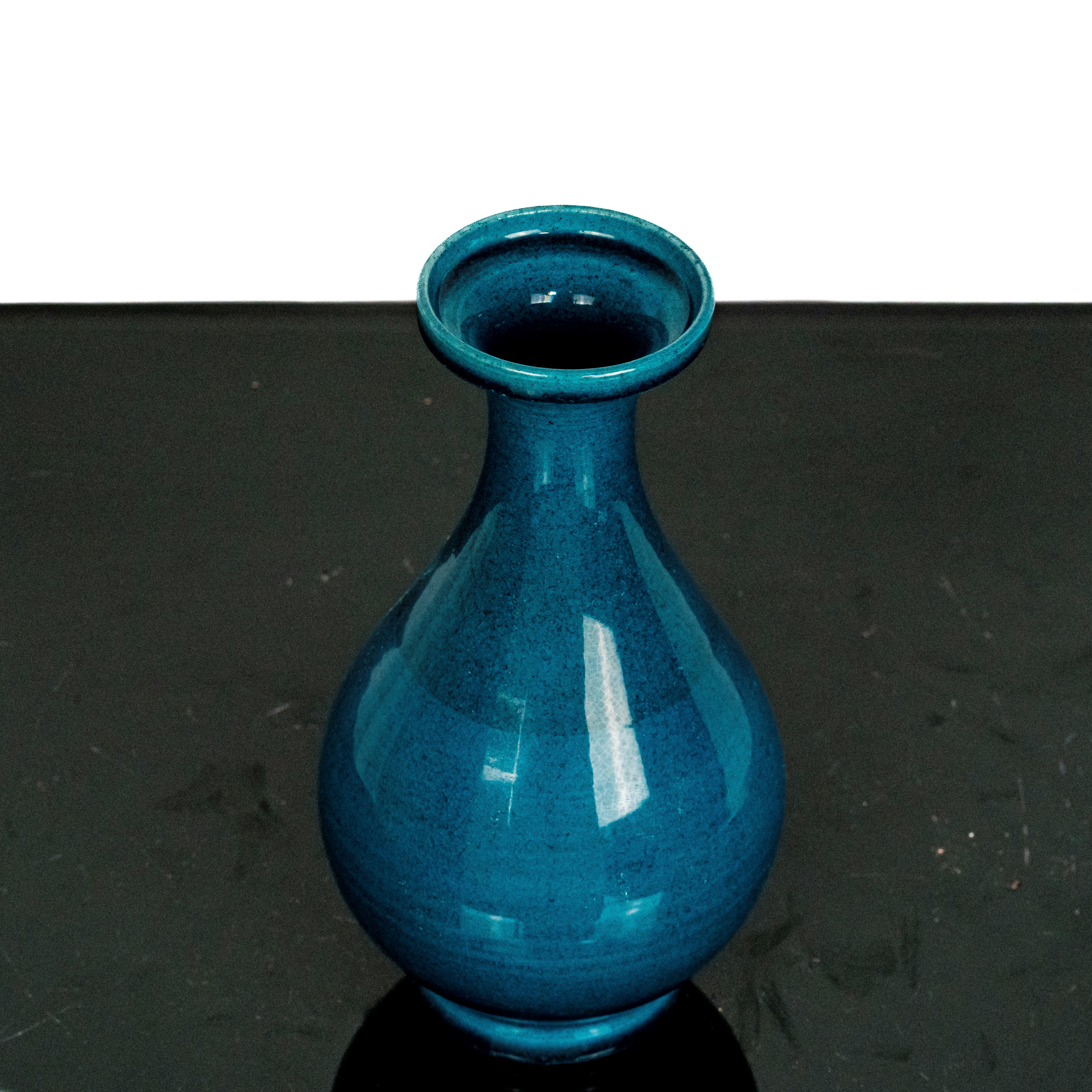 Piccolo vaso in smalto blu