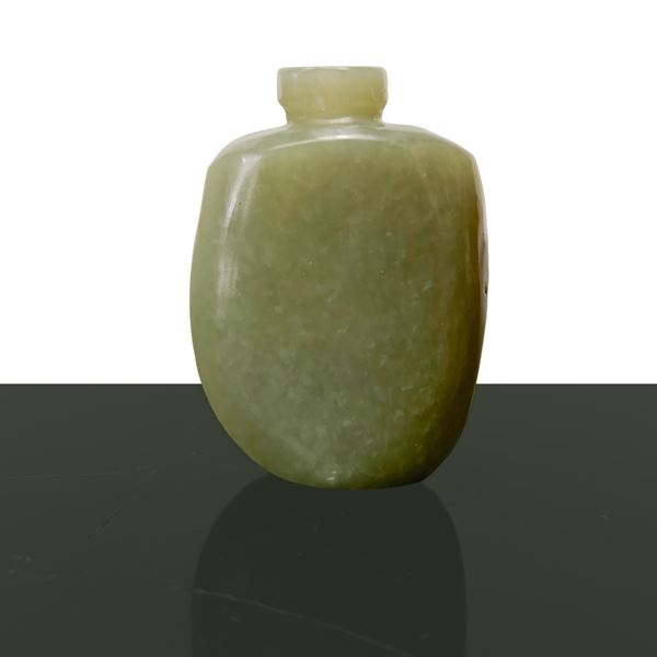 Green Jade Snuff Bottle