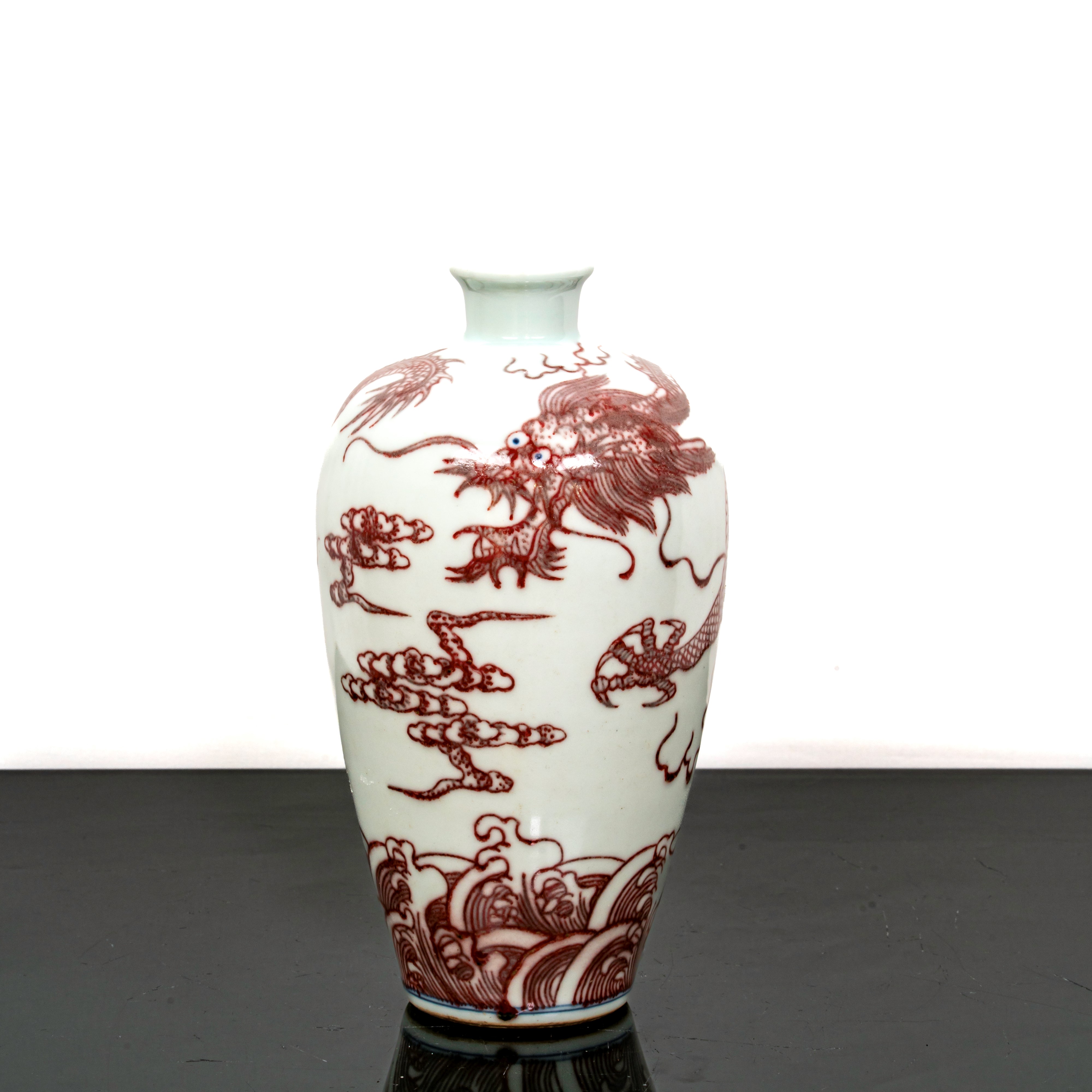 Vaso con Decori in Smalto Rosso