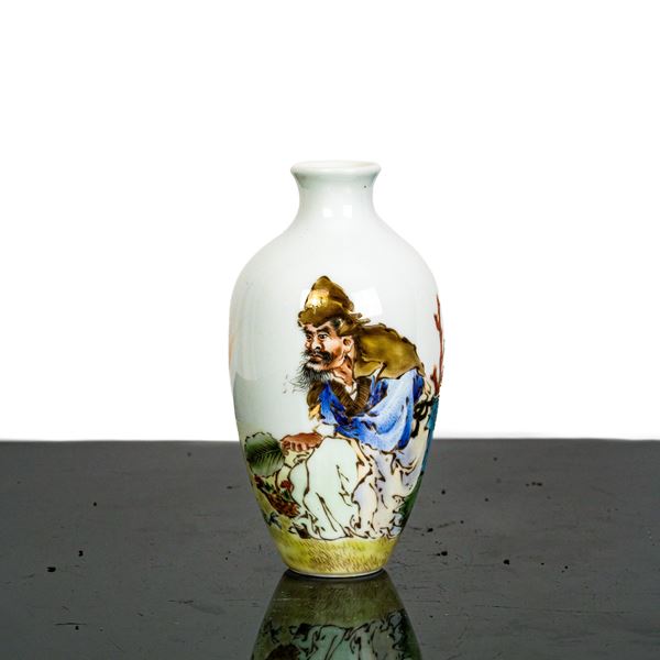 Piccolo vaso con figura e iscrizioni