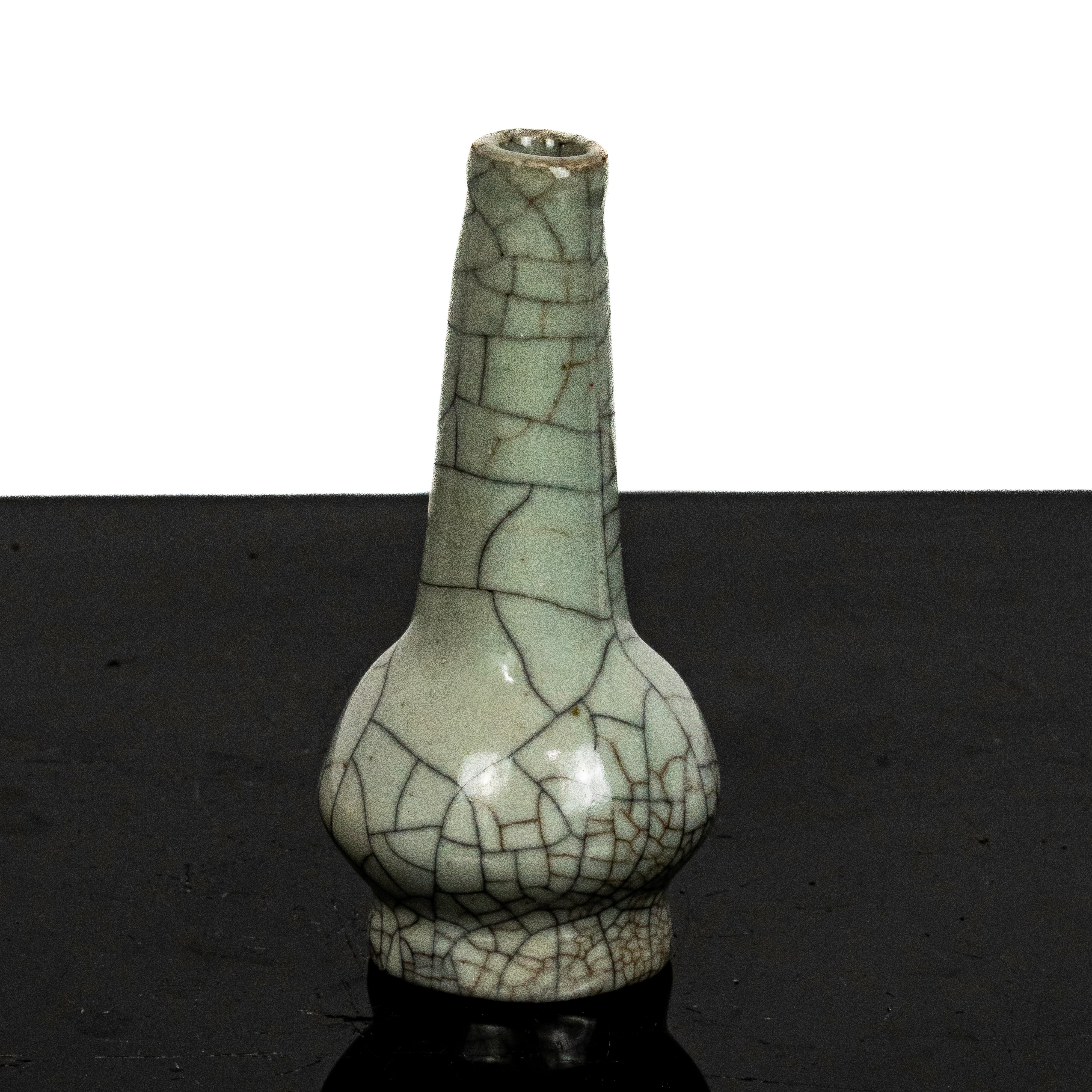 Piccolo Vaso in Smalto Monocromatico