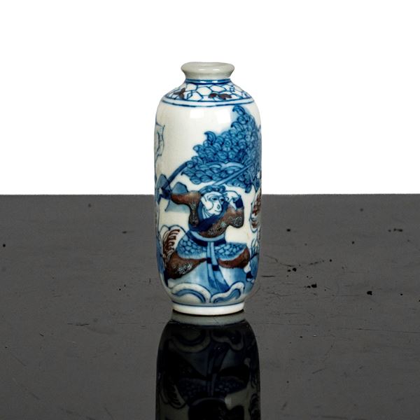 Tobacco bottle with battle scenes