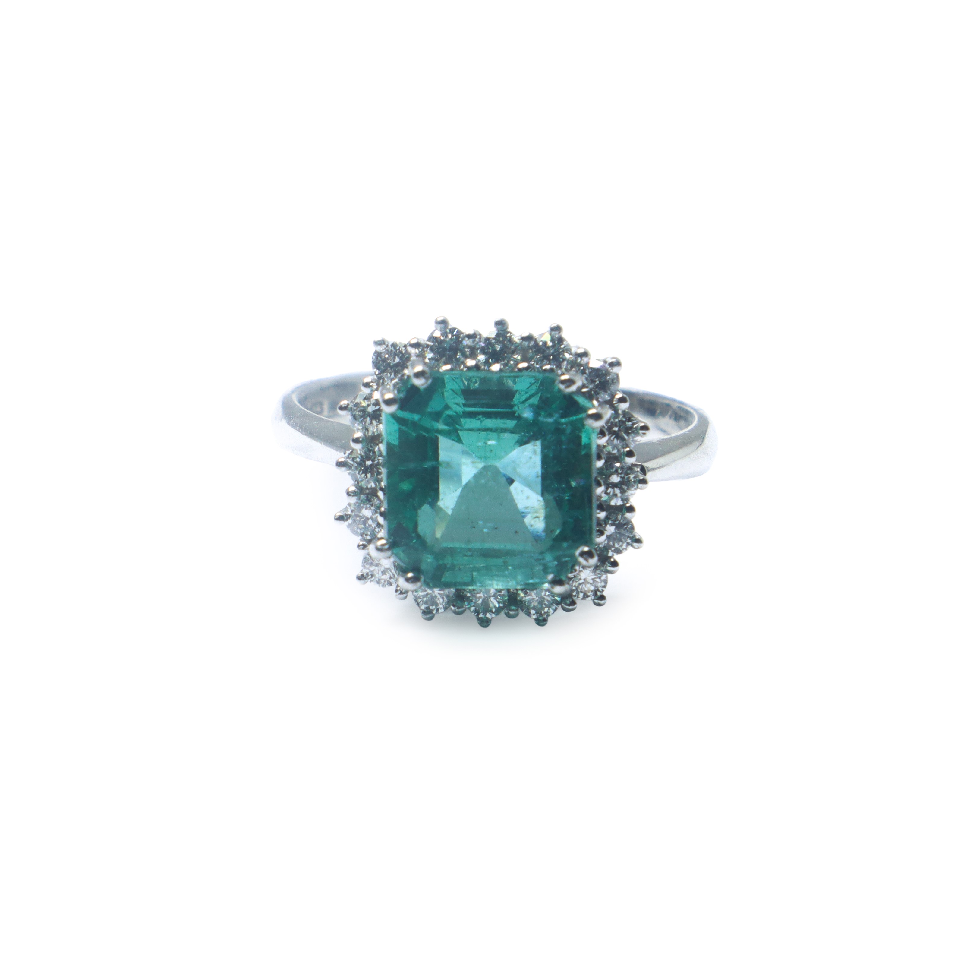 Anello in Oro Bianco 18 Kt con Smeraldo Centrale 3,44 Kt