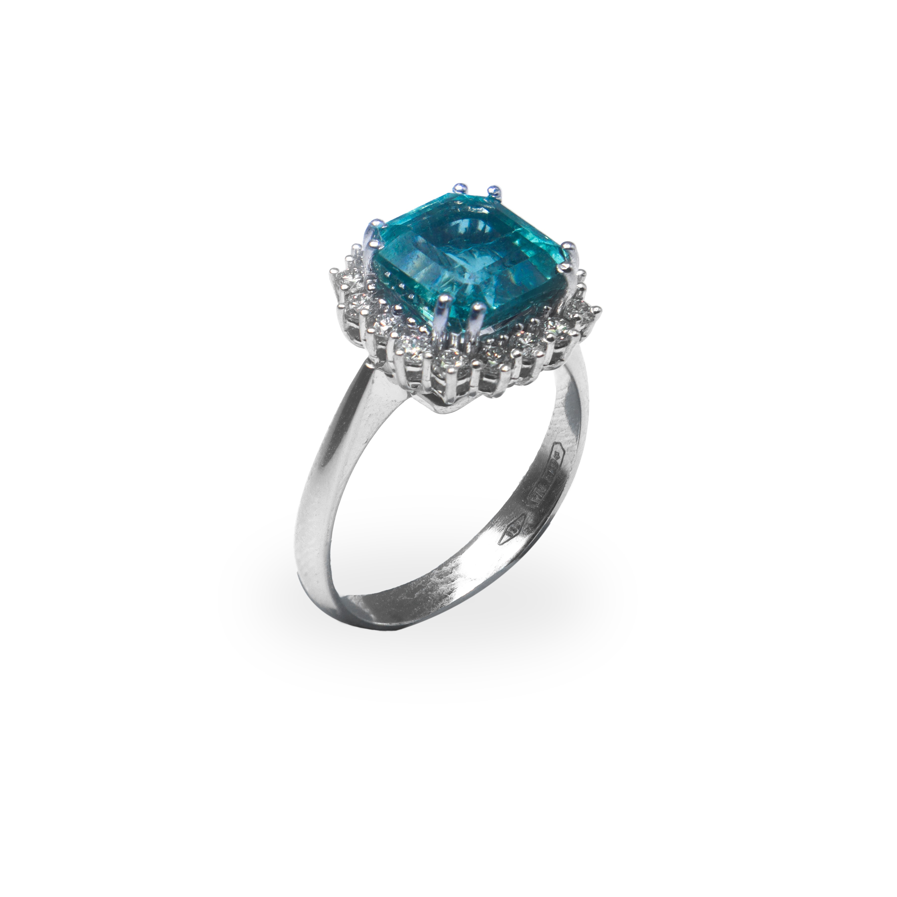 Anello in Oro Bianco 18 Kt con Smeraldo Centrale 3,44 Kt