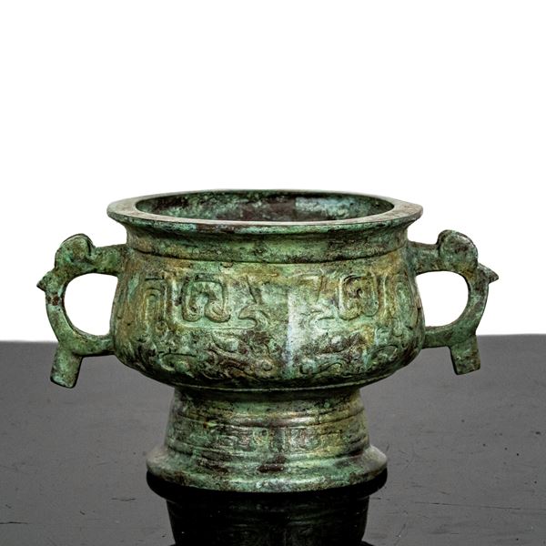 Copper incense burner with embossed decorations