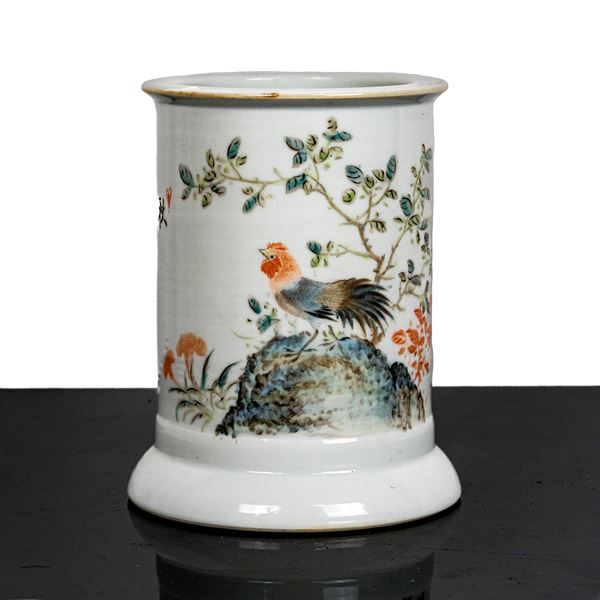 Vaso con decoro con gallo e iscrizione