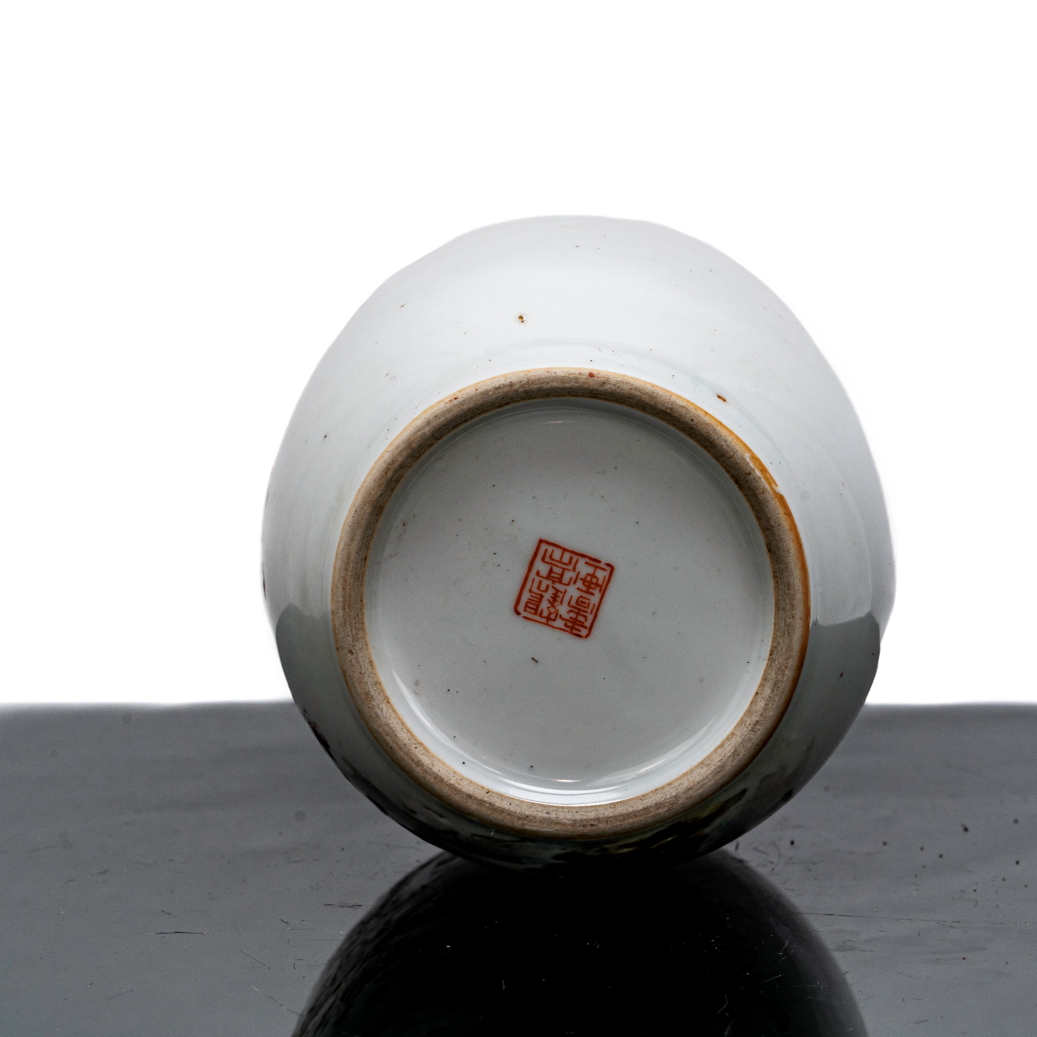 Vaso cinese dipinto sul fronte con fiori di pesco e uccello