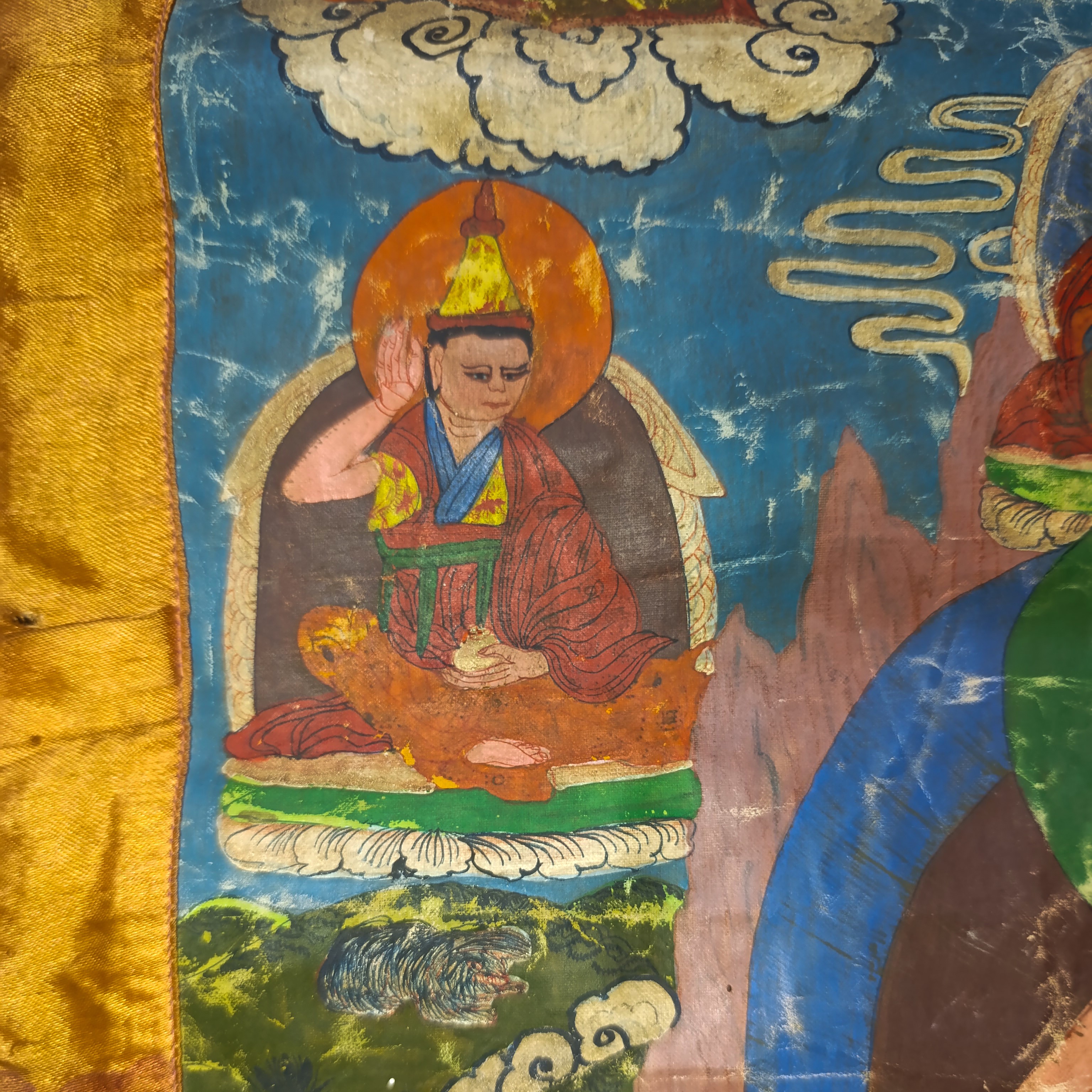 Thangka su Stoffa con al Centro Buddha ed Intorno Altre Divinità