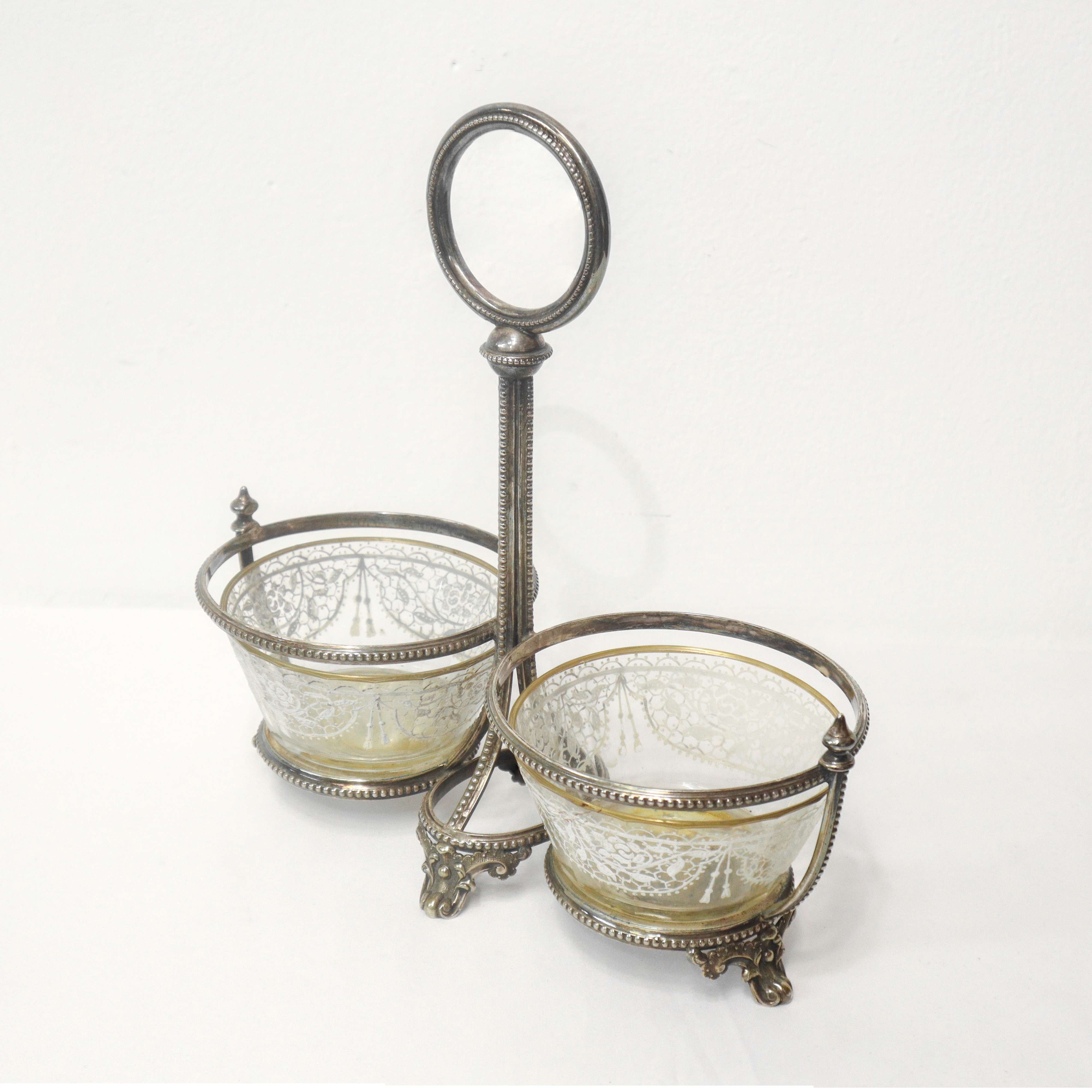 Salsiera in argento e vetro decorato, G.R. Collig, 130 Regent St. London