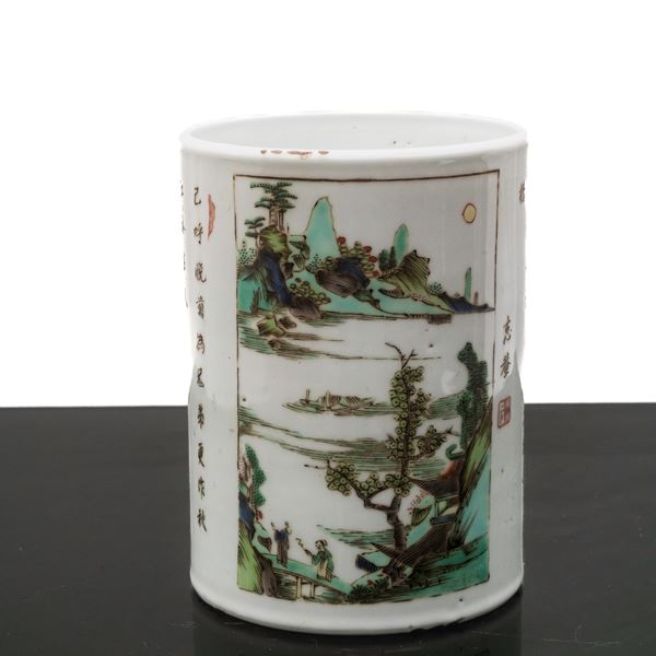 Vaso cilindrico  cinese con rappresentazione di uccelli e iscrizione