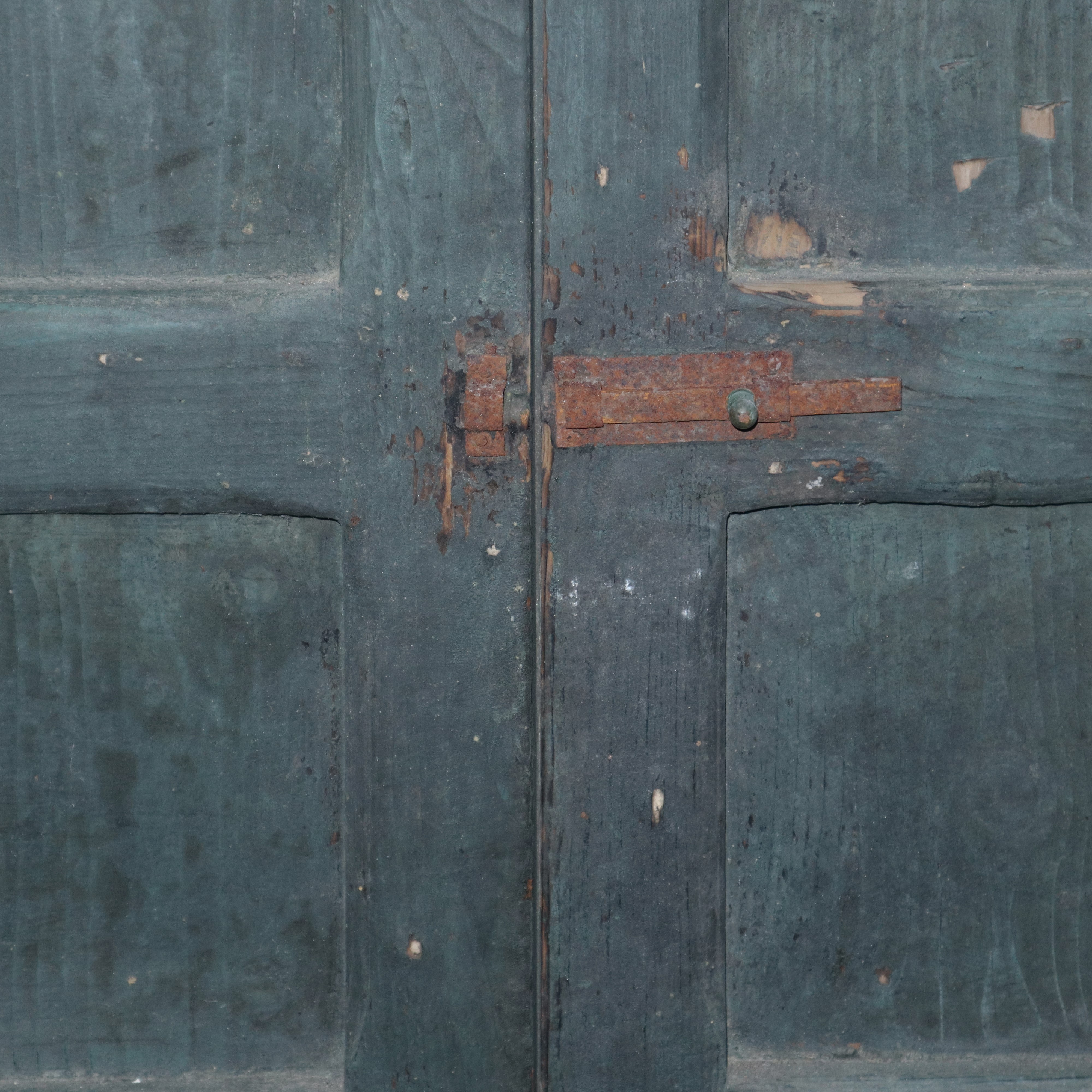 Porta a due ante laccata verde