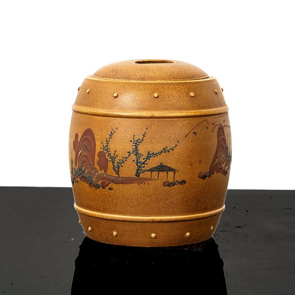 Jar with lid and Chinese inscriptions