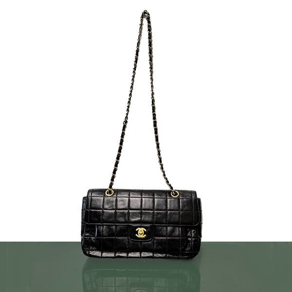 Chanel - Borsa Chanel modello chocolate bar in testa di moro con metalleria dorata