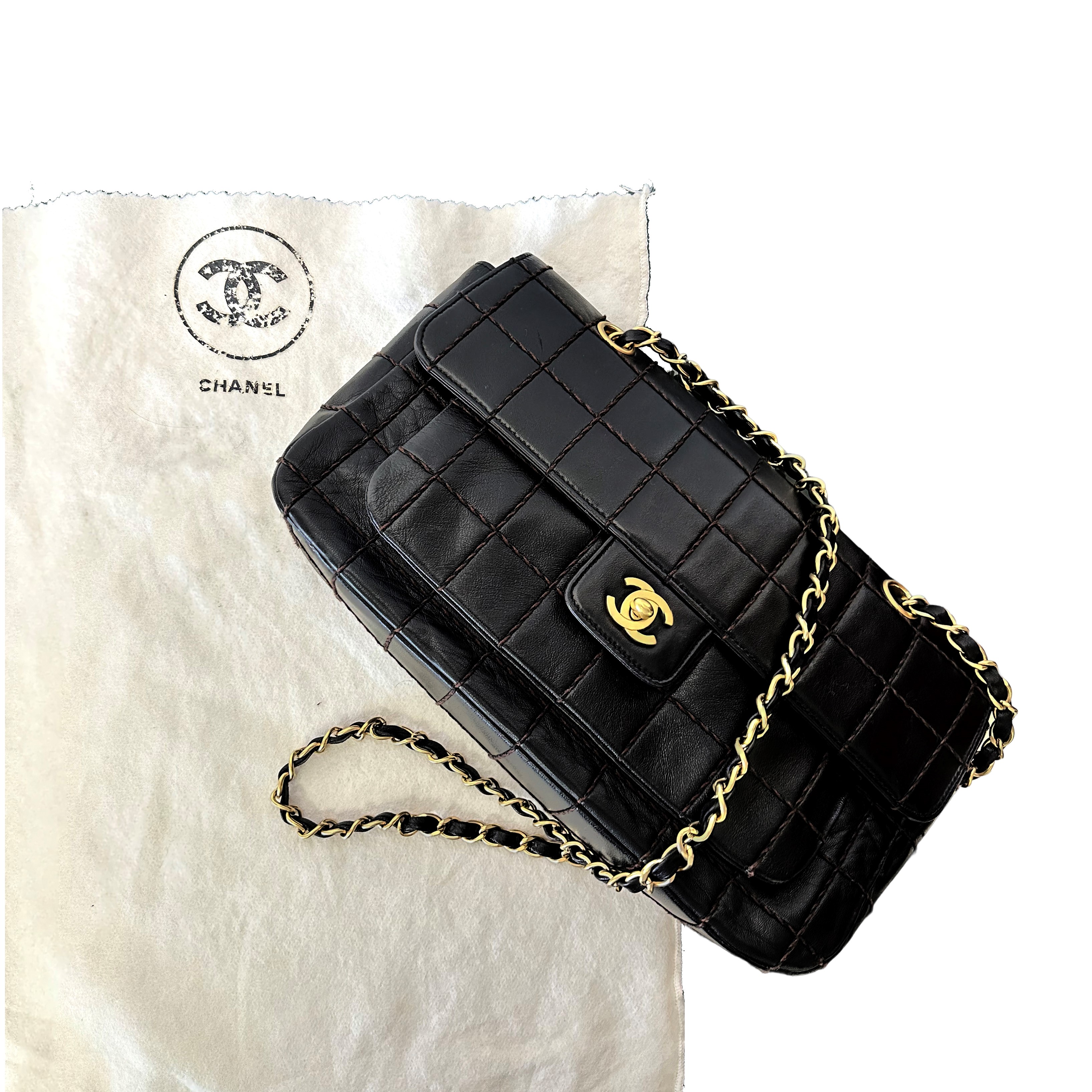 Borsa Chanel modello chocolate bar in testa di moro con metalleria dorata