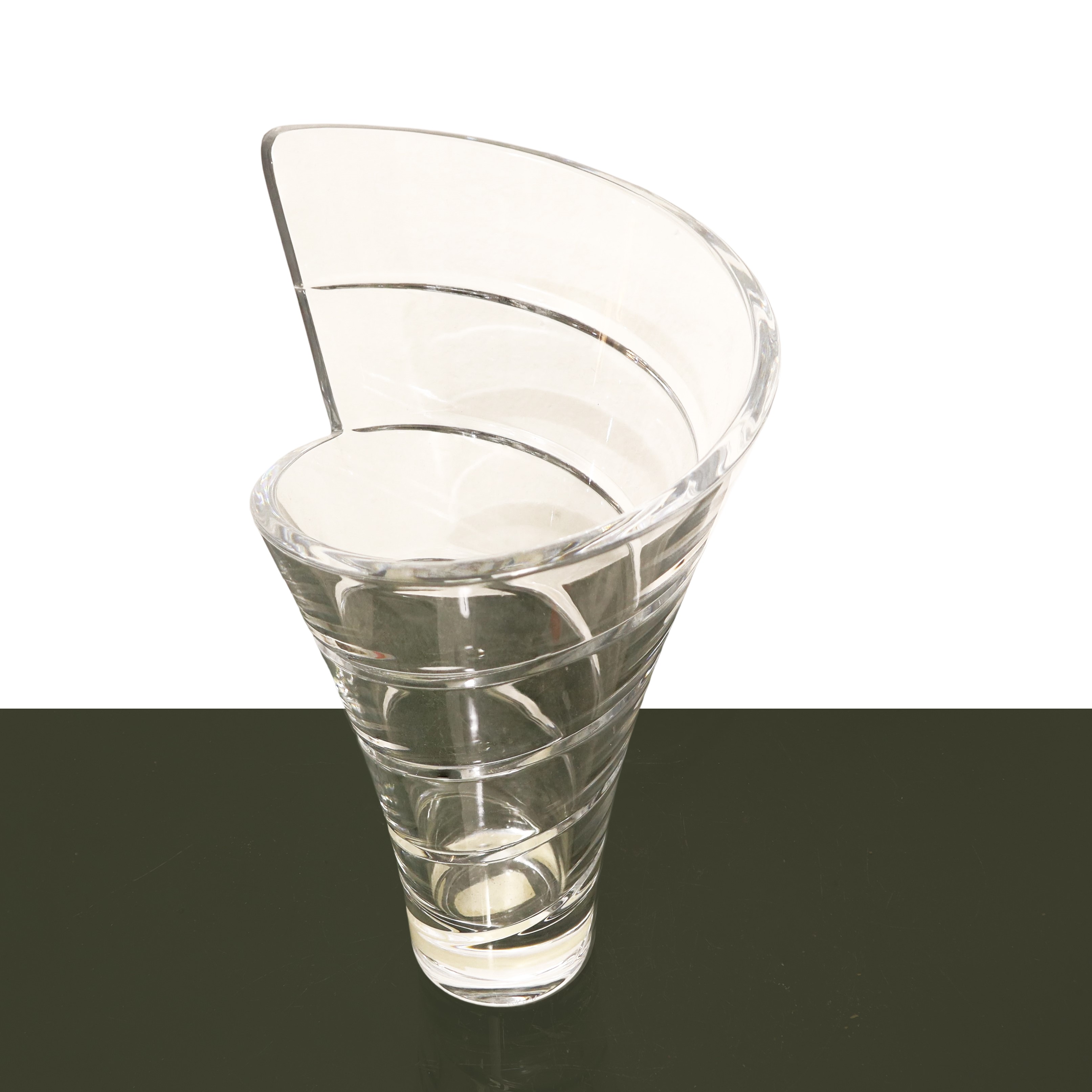 Vaso in vetro svasato e molato