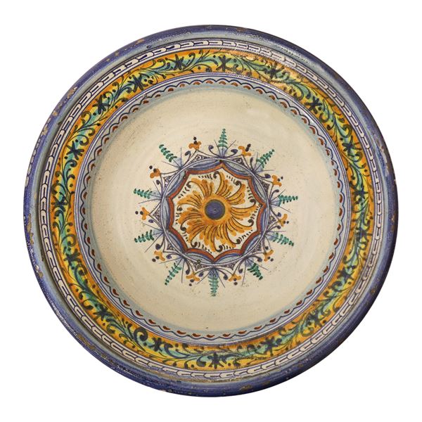 Grande piatto in maiolica dipinta policroma