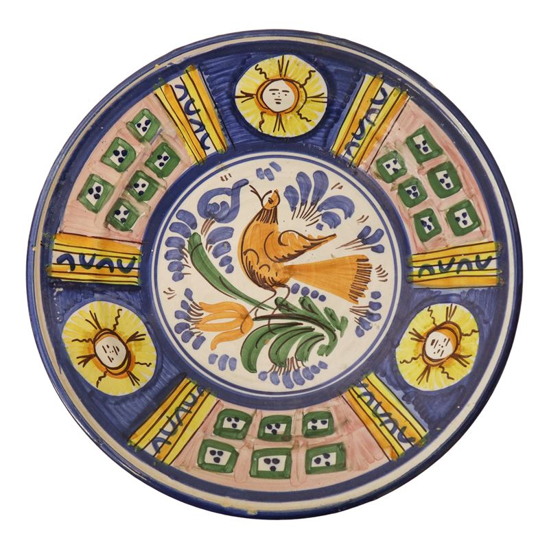 Piatto in Maiolica Policroma Dipinta con Raffigurazione di un Uccello al Centro