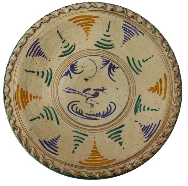 Round plate with scalloped edge