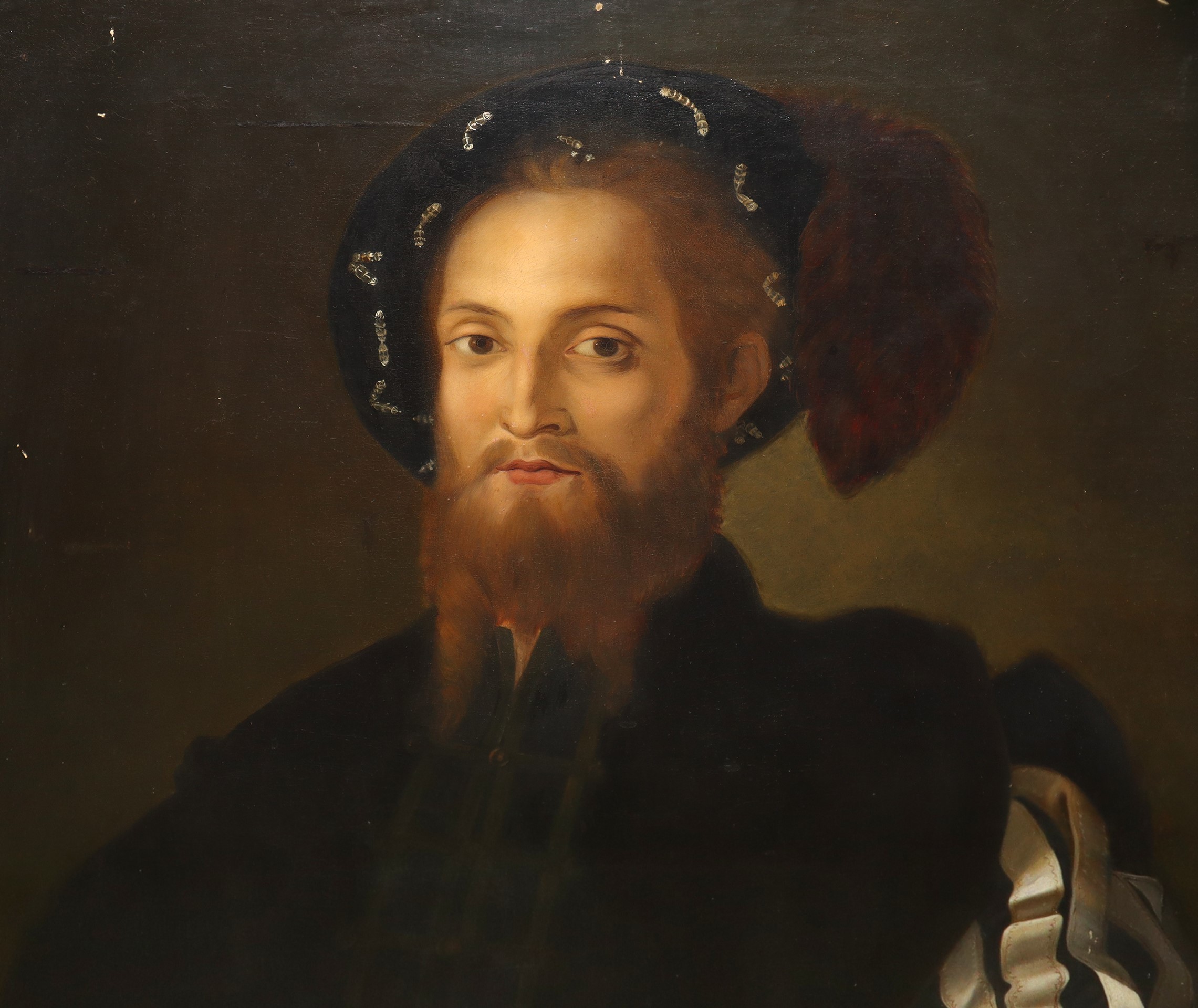 Giovane dai capelli rossi in abiti rinascimentali