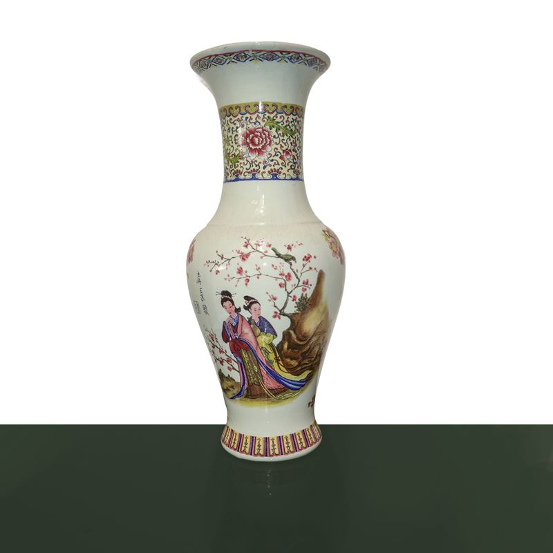 Vaso Cinese in Porcellana con Base Bianca e Dipinto Policromo Firmato alla Base e sul Fronte