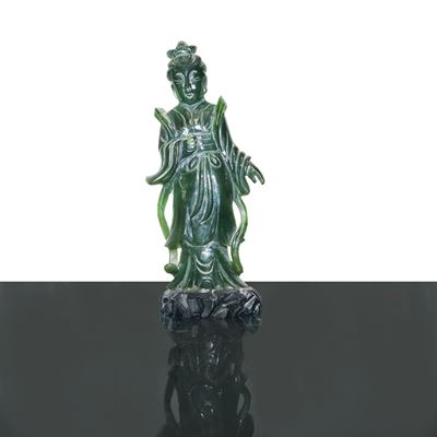 Guanin in Giada Verde Spinacio