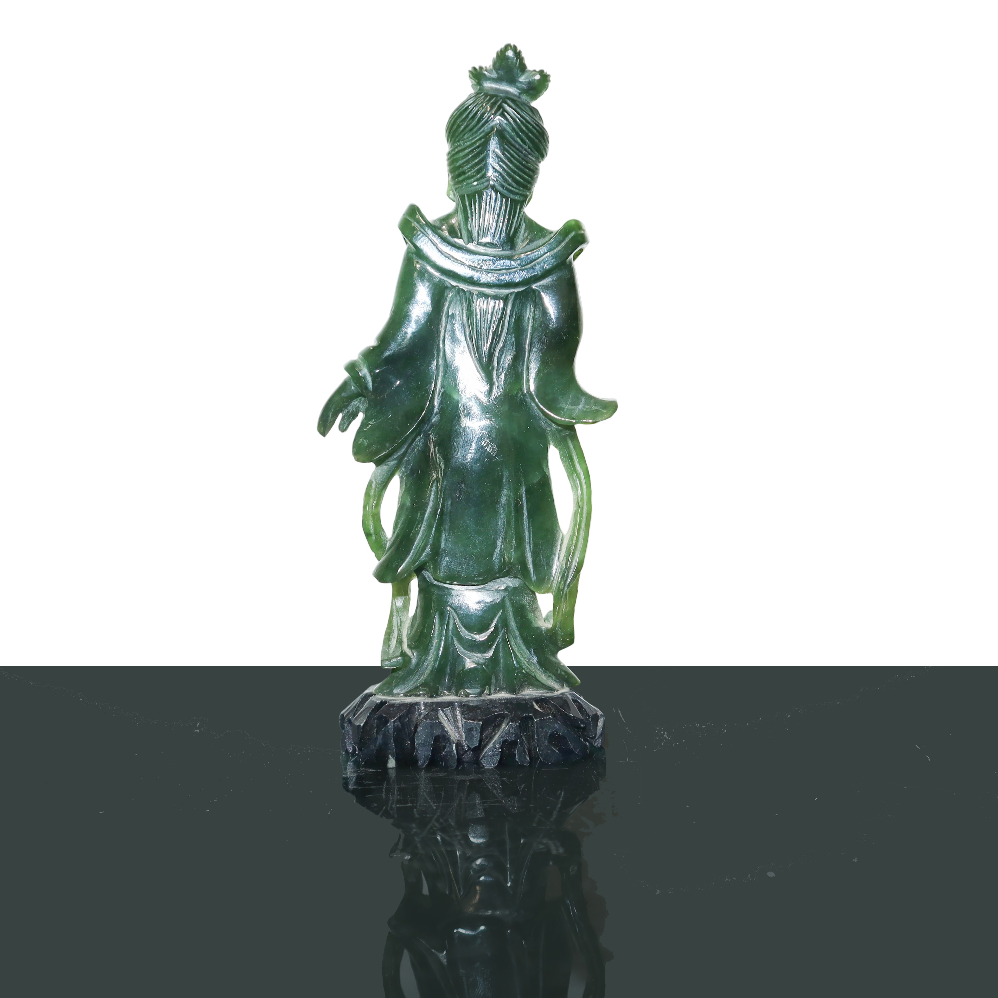 Guanin in Giada Verde Spinacio