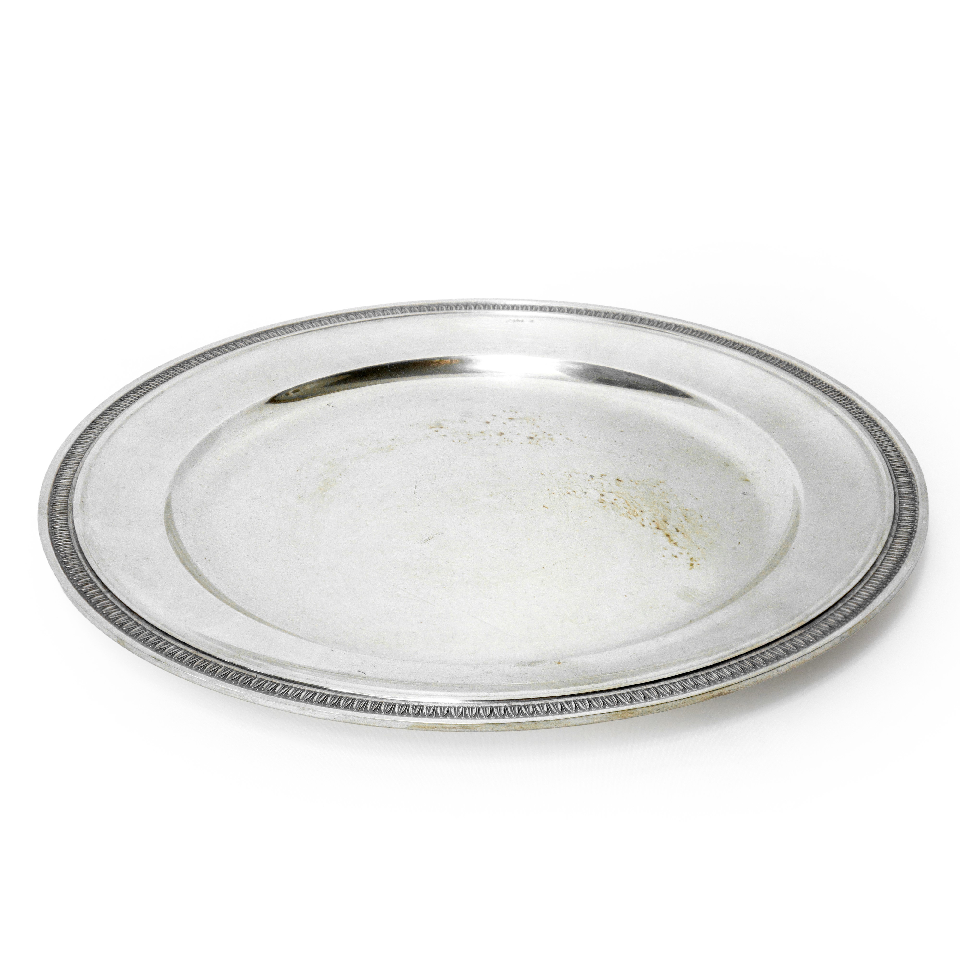 Piatto rotondo in argento 800
