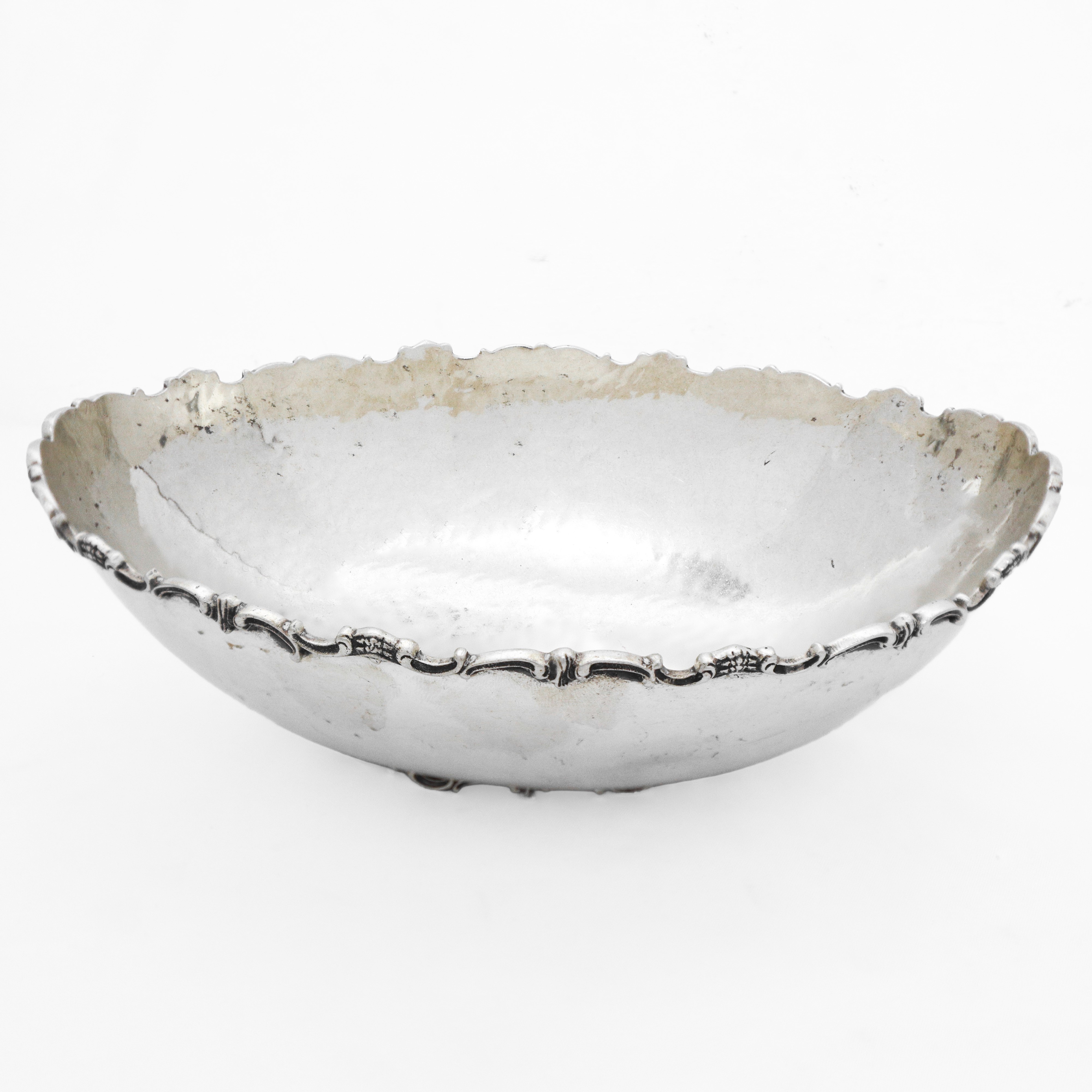 N°2 Coppe porta cioccolatini in argento 800, una coppa ovale, una rotonda