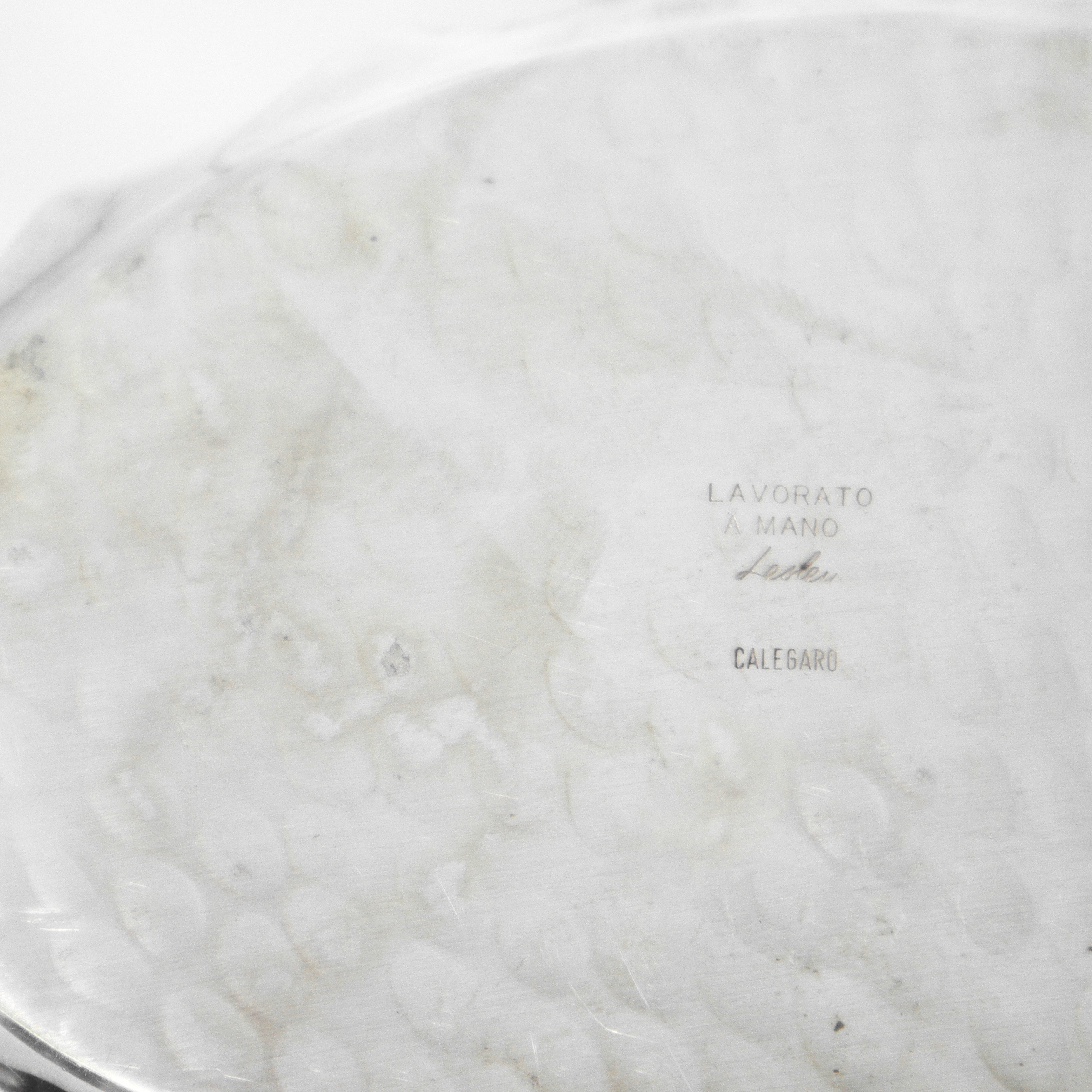 Coppa portacioccolatini in argento 800 sbalzata a mano