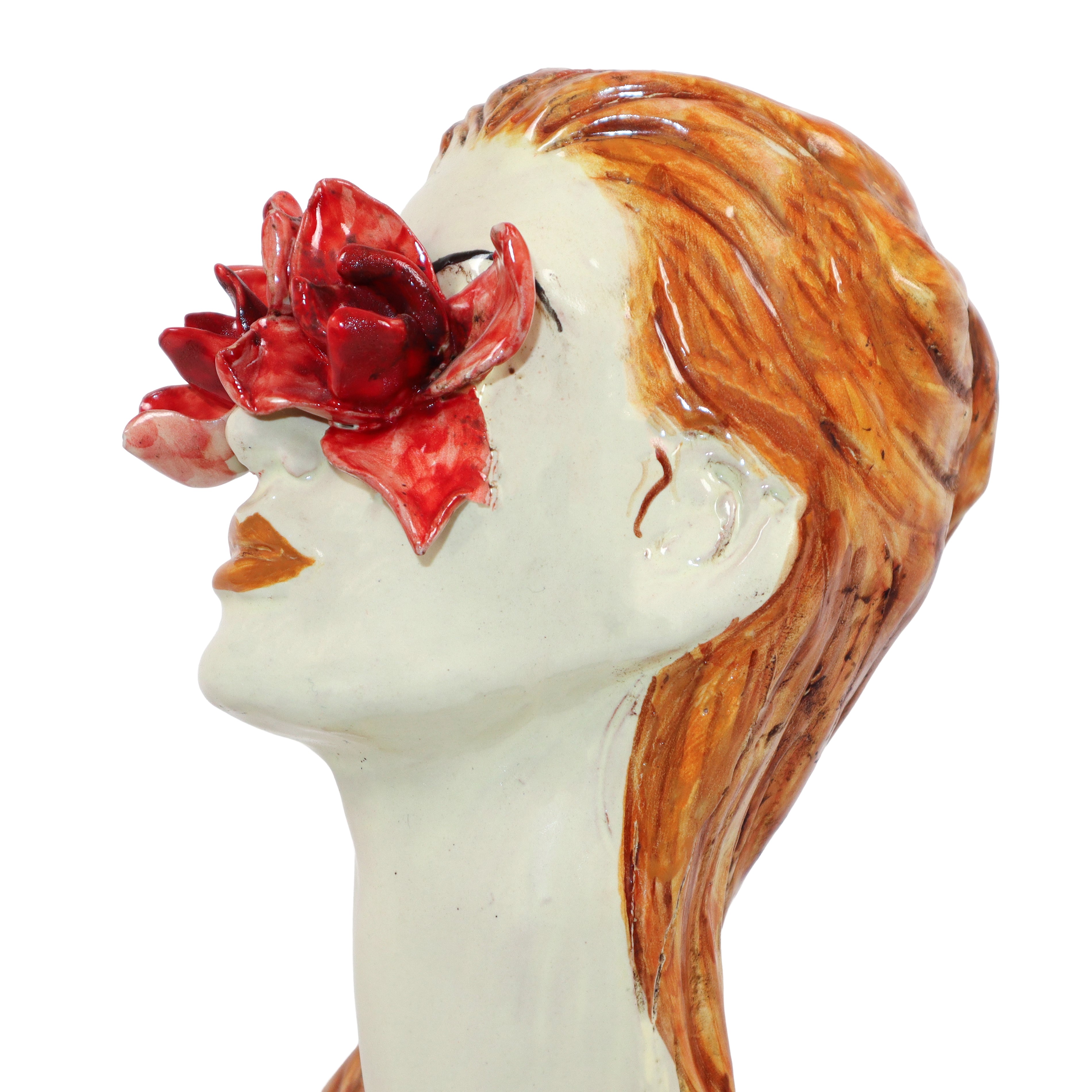 Busto di donna con fiori negli occhi