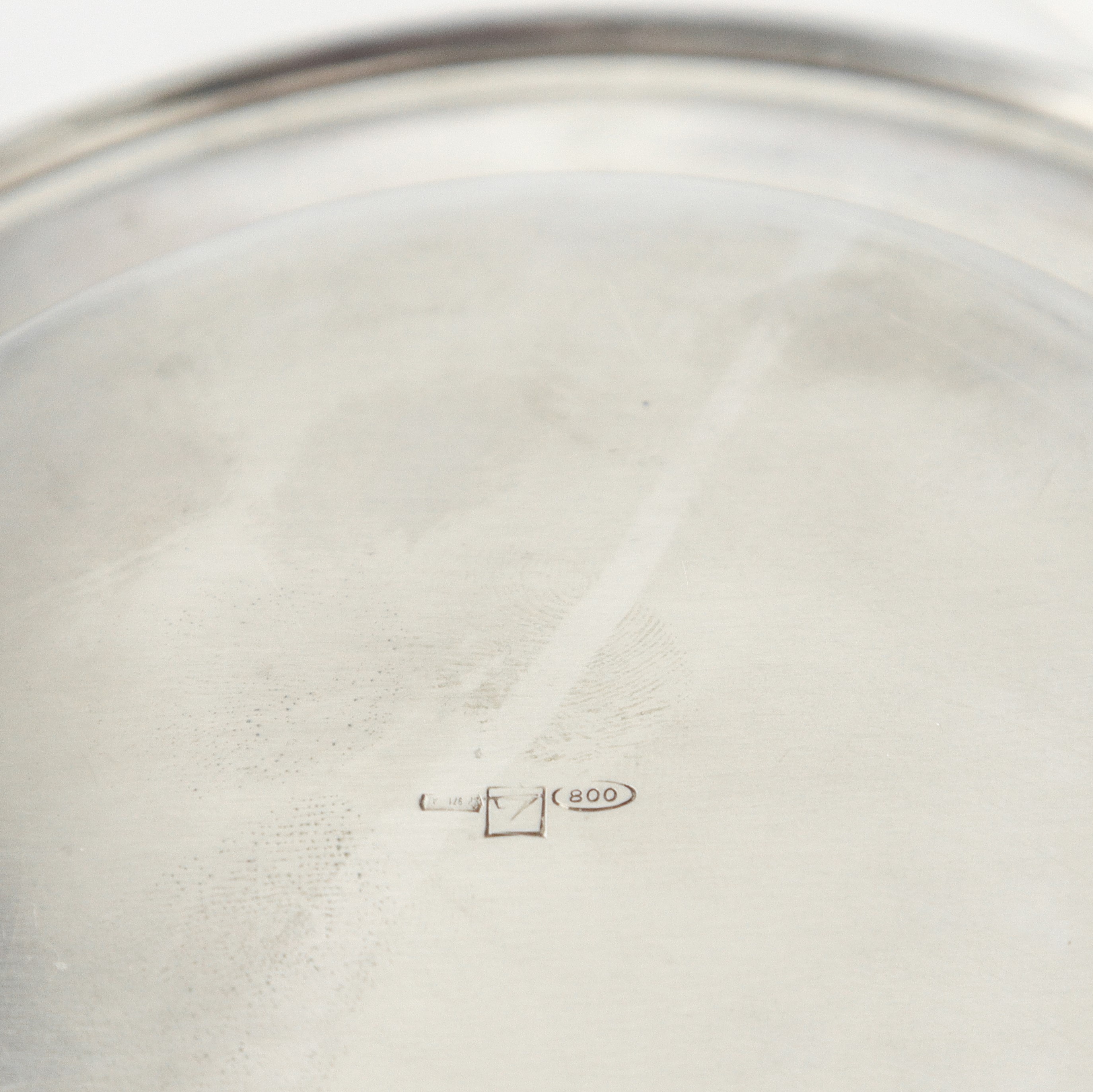 Cioccolatiera e sottobottiglia rotondi in argento 800