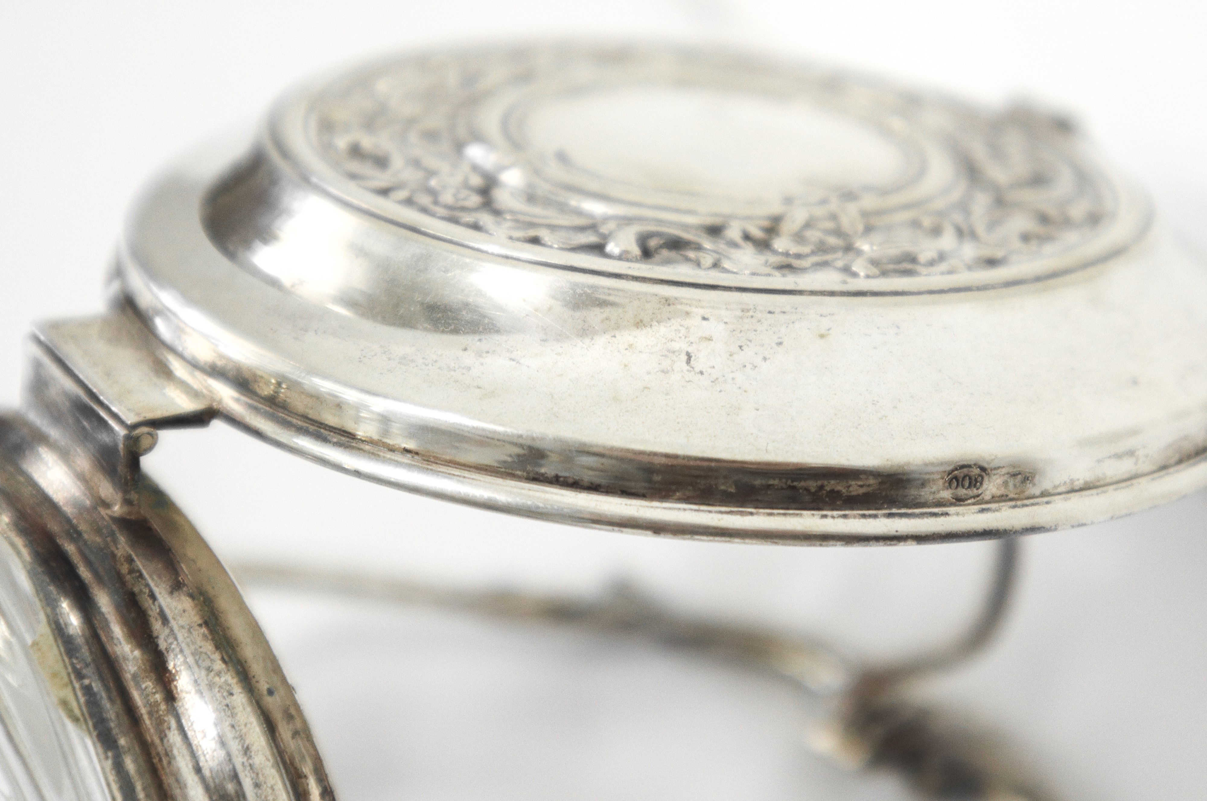 Formaggiera con base in vetro e coperchio in argento 800 con chiusura ermetica