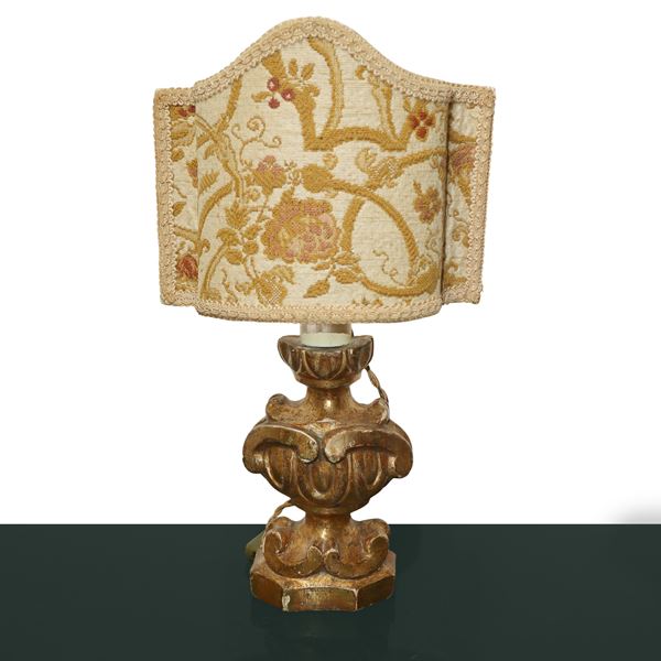 Small gilded wooden lamp with fabric fan