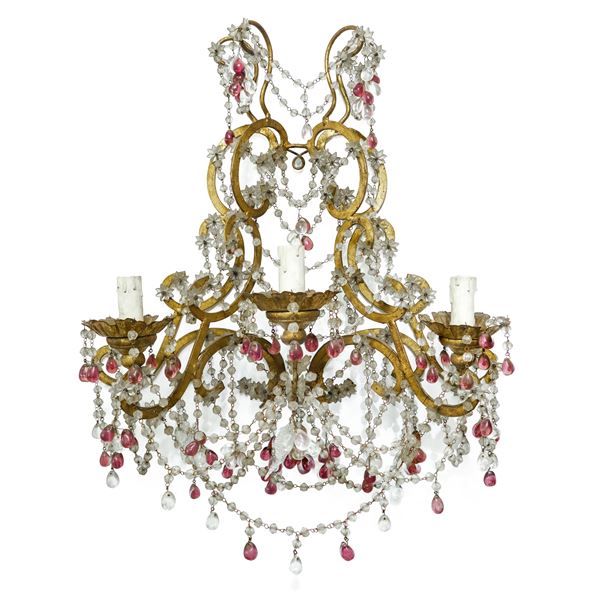 Three-light gold metal wall lamp with glass spheres and white and amethyst flowers