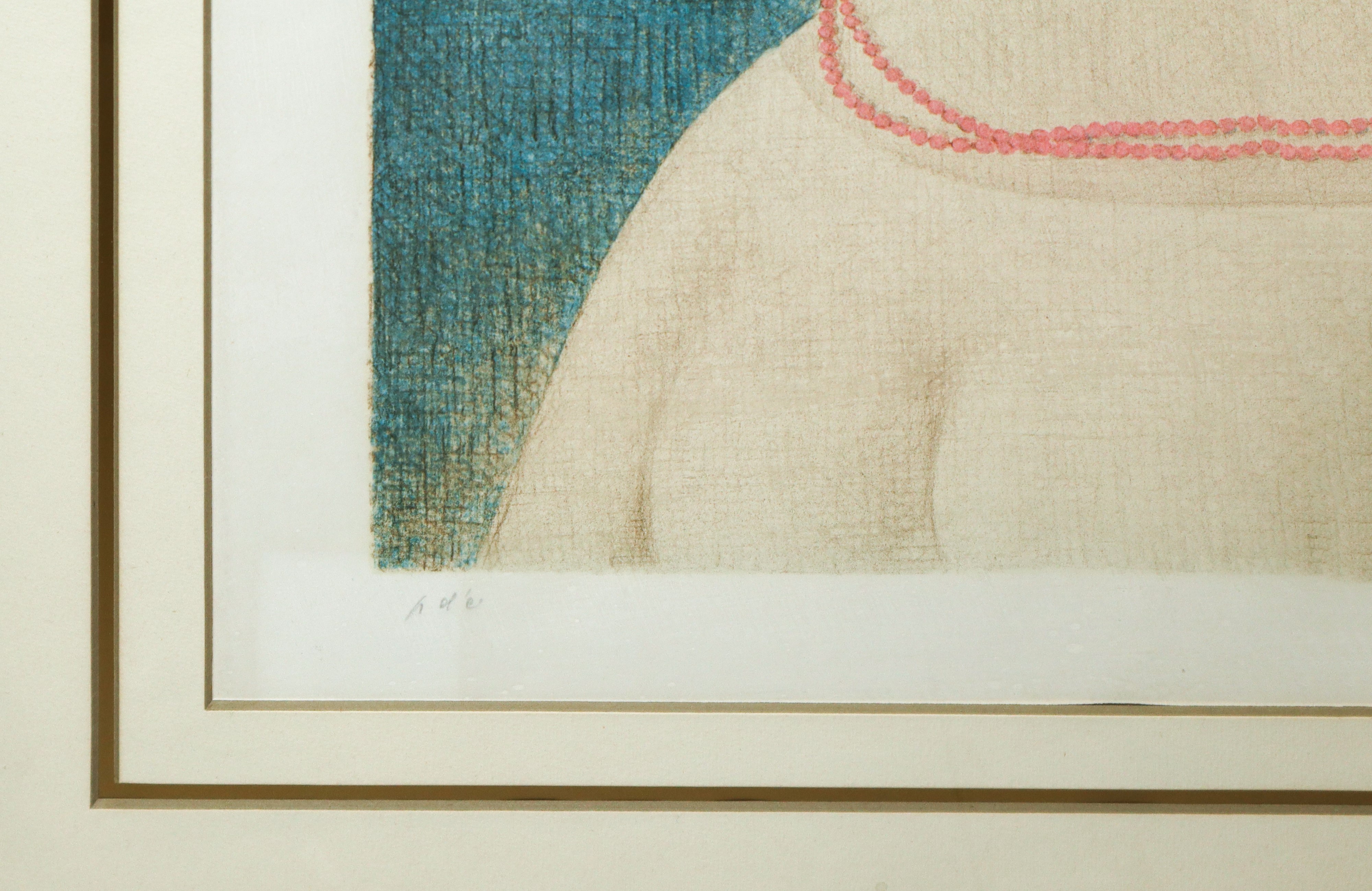 Donna con collana rosa