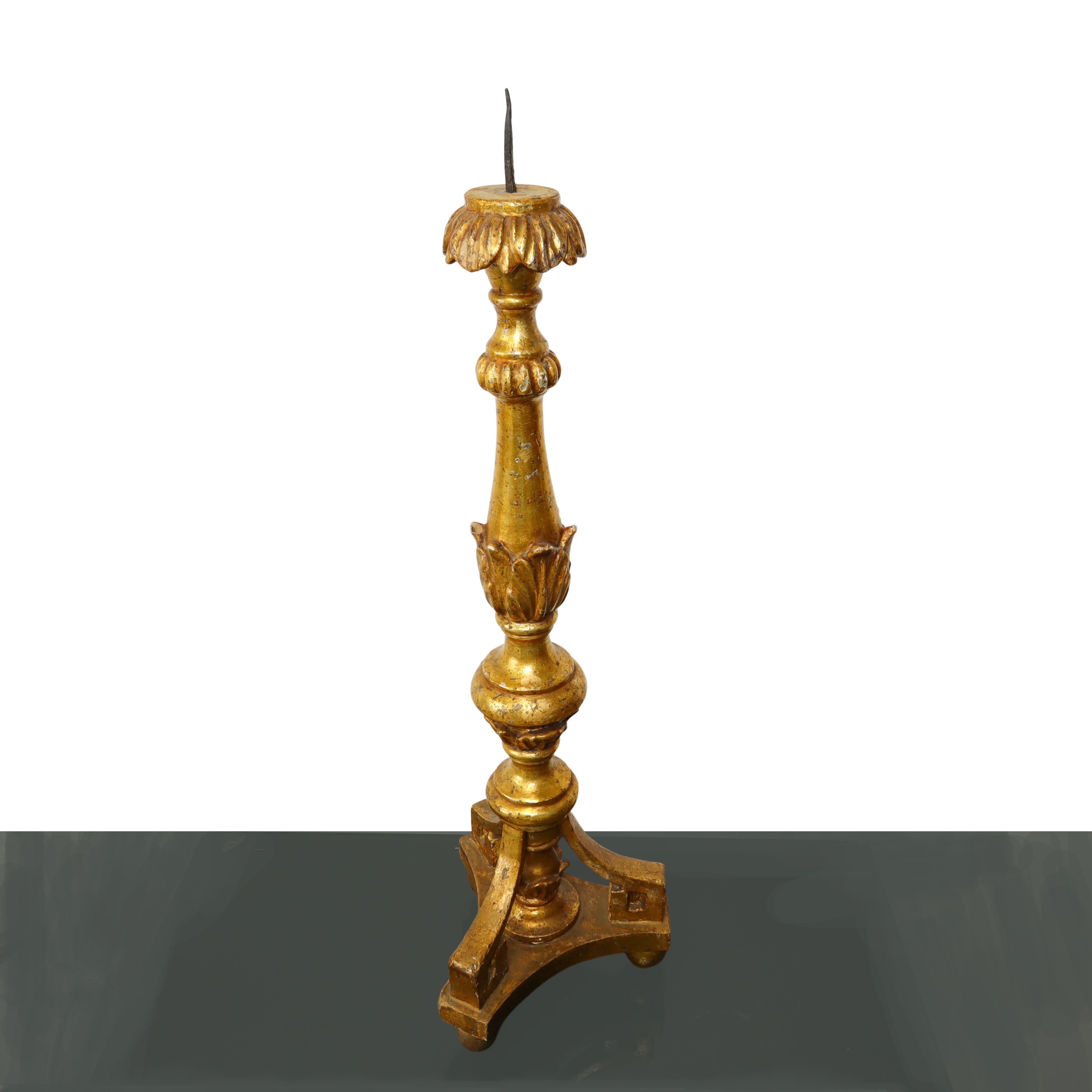 Candeliere in Legno Dorato