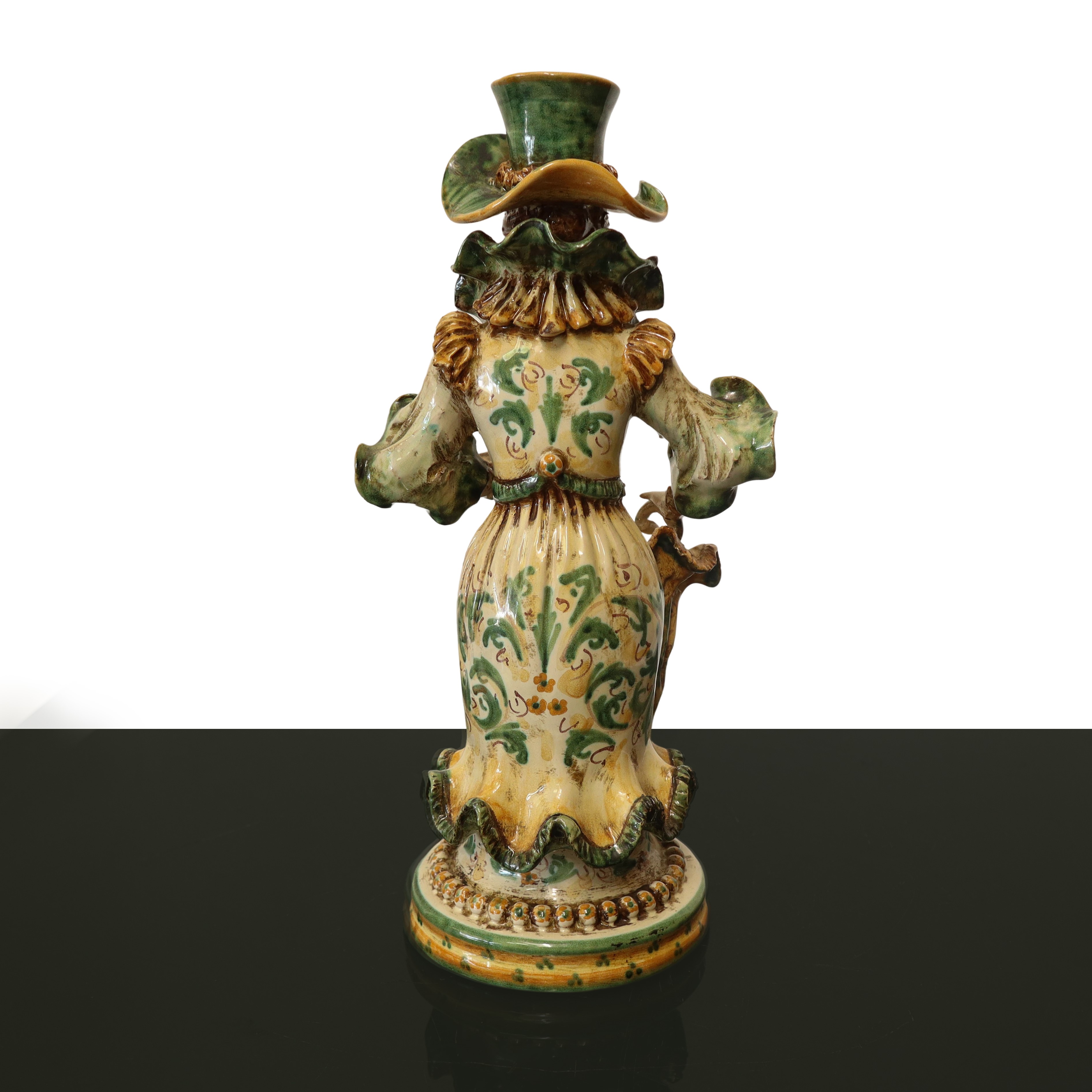 Coppia di lumiere in maiolica policroma invetriatata