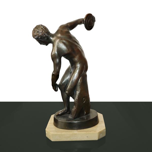 Discobolus, statue in patinated bronze metal
