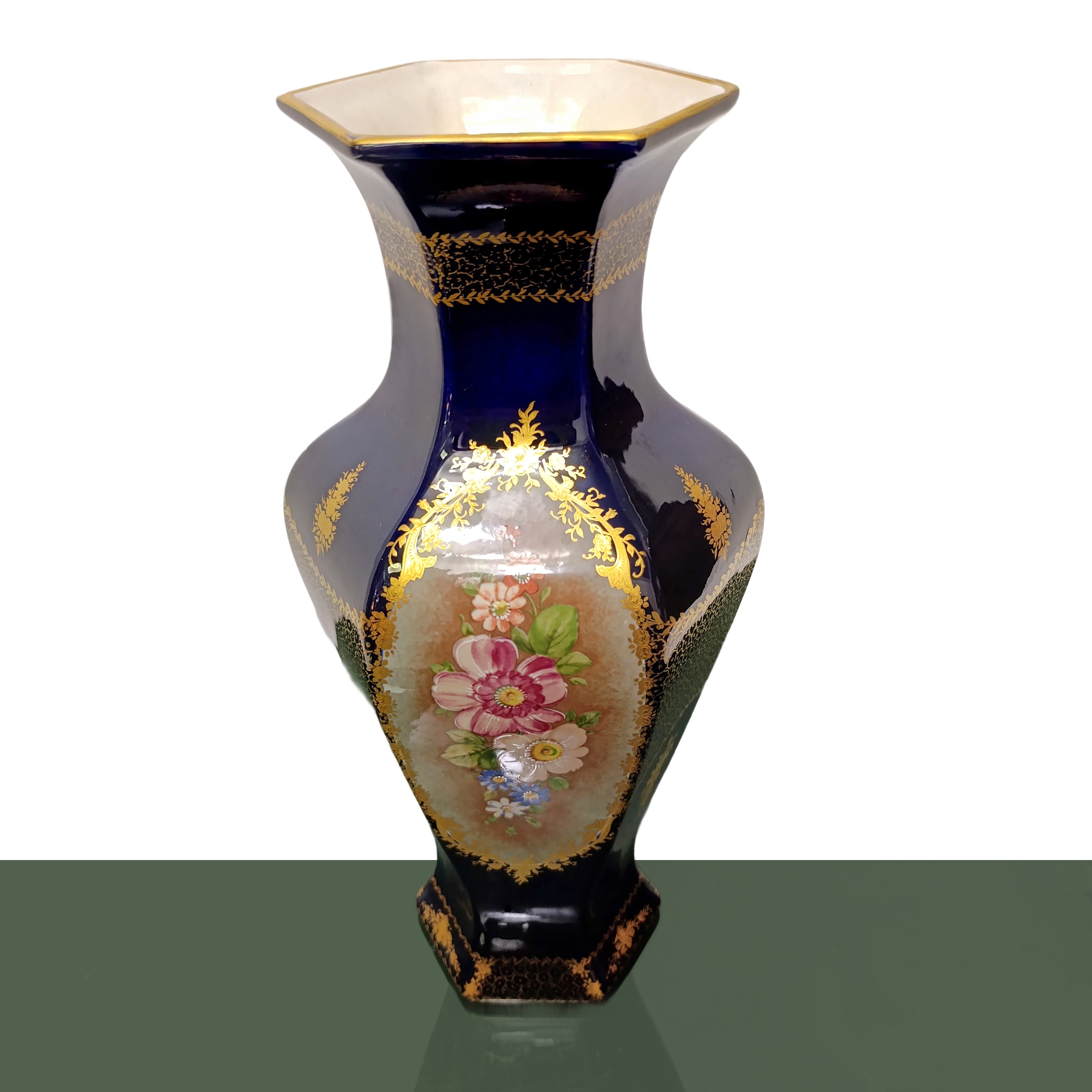 Coppia di Vasi Esagonali Blu Sevres con Decorazioni Floreali Dipinti a Mano