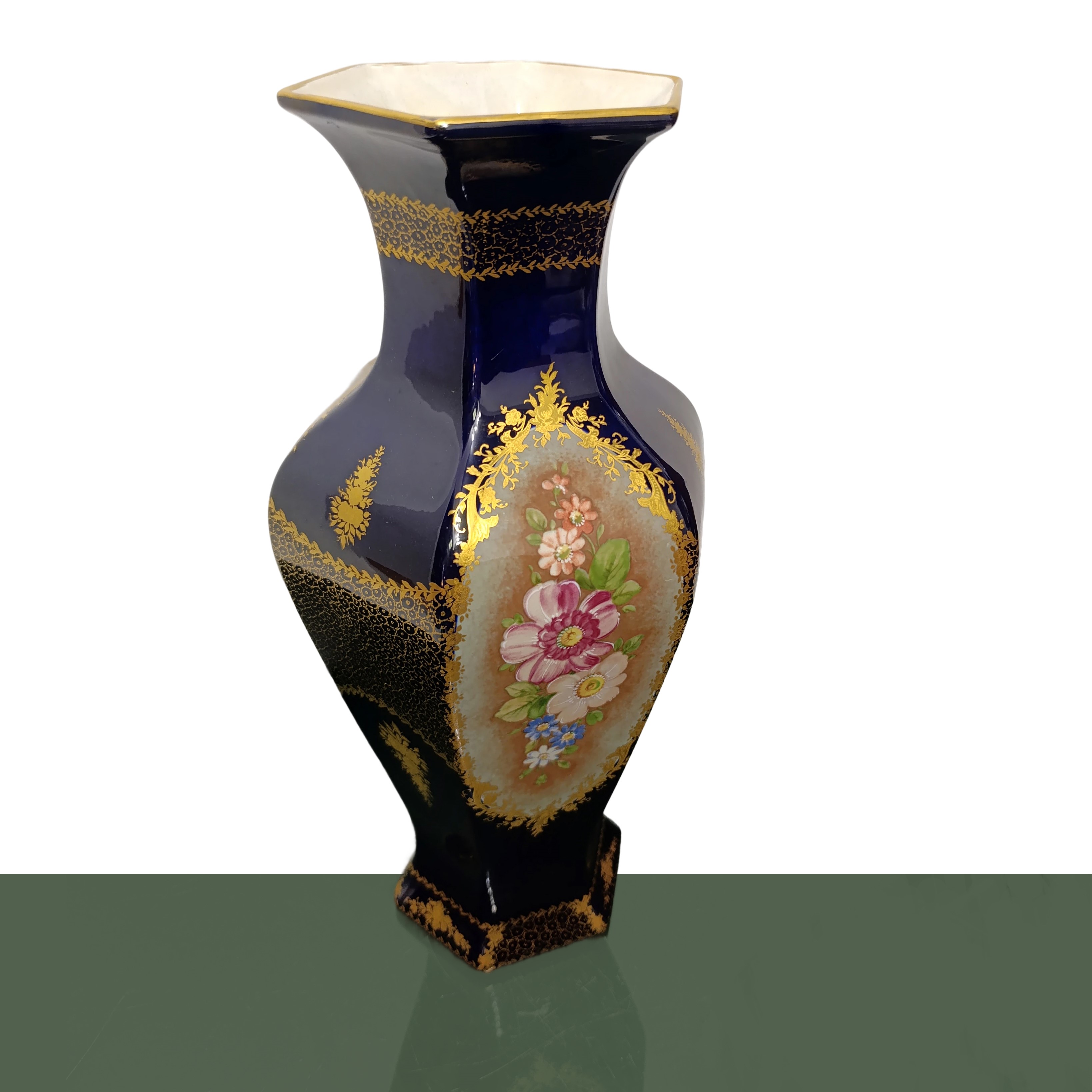 Coppia di Vasi Esagonali Blu Sevres con Decorazioni Floreali Dipinti a Mano