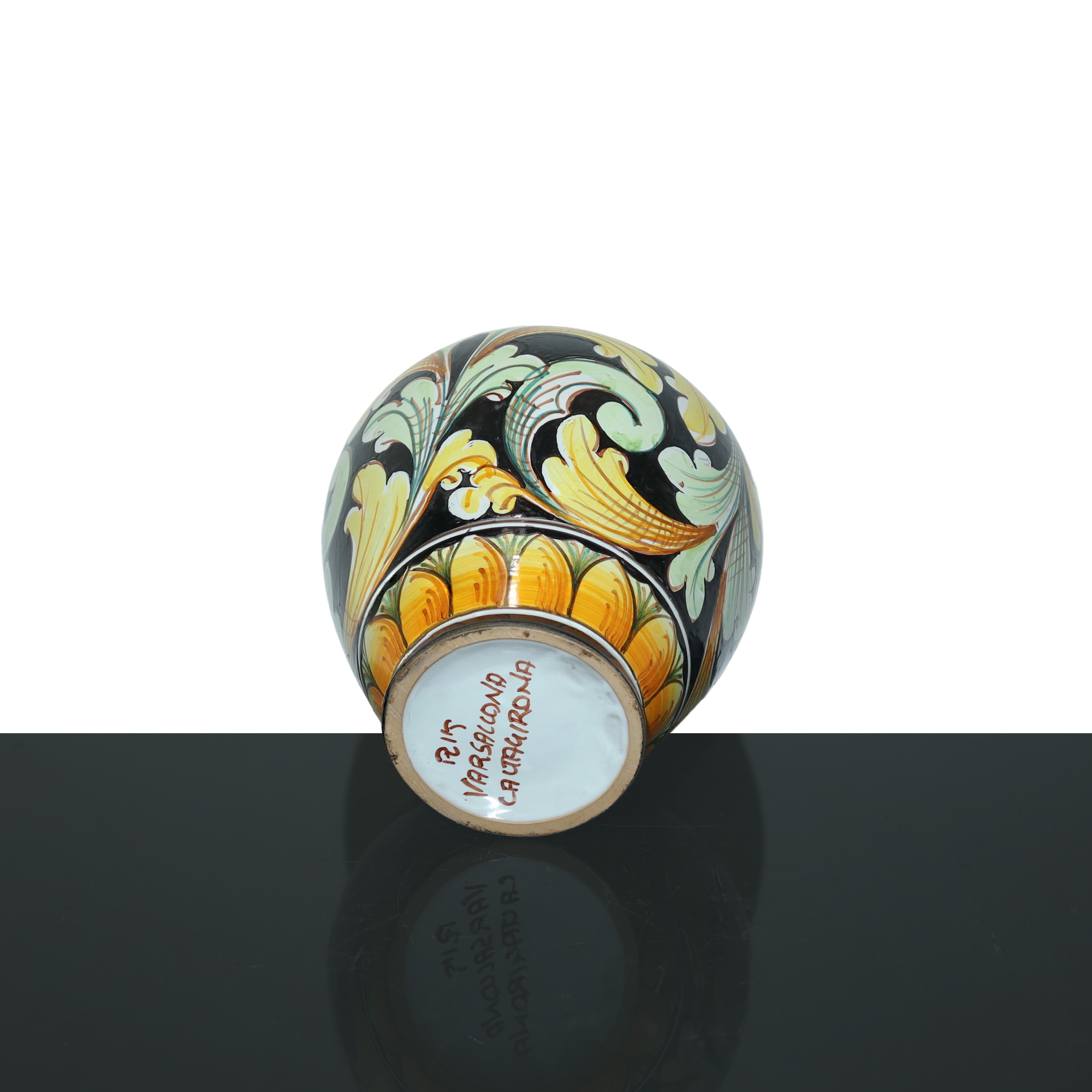 Riccardo Varsallona Ceramiche - Riccardo Varsallona, Vaso in maiolica policroma decorato a foglie...