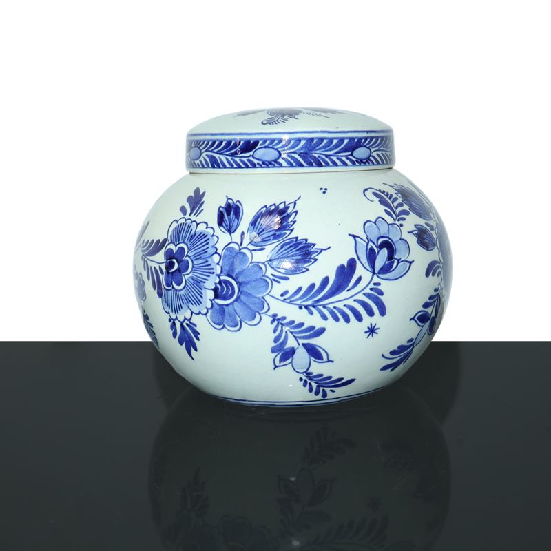 Delfts Blauw Raam - Poutiche in Porcellana Bianca con Decori Floreali Blu Dipinti a Mano